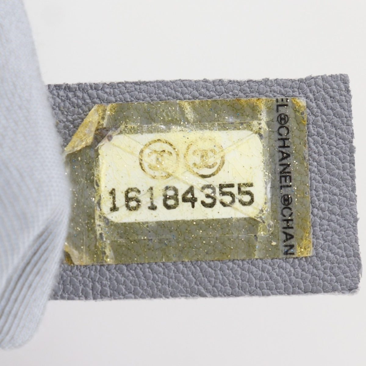 Chanel White Leather Shoulder Bag (Pre-Owned)