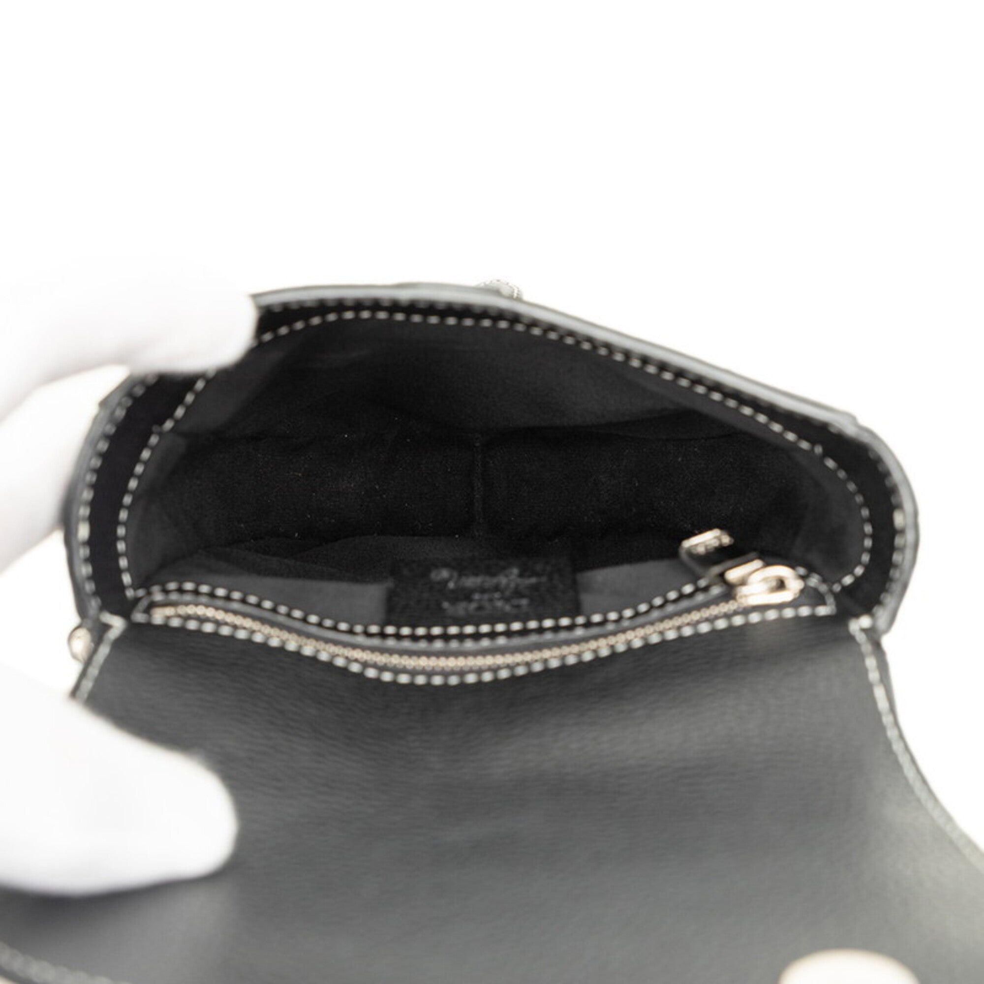 Christian Dior Black Leather Shoulder Bag (Pre-Owned)