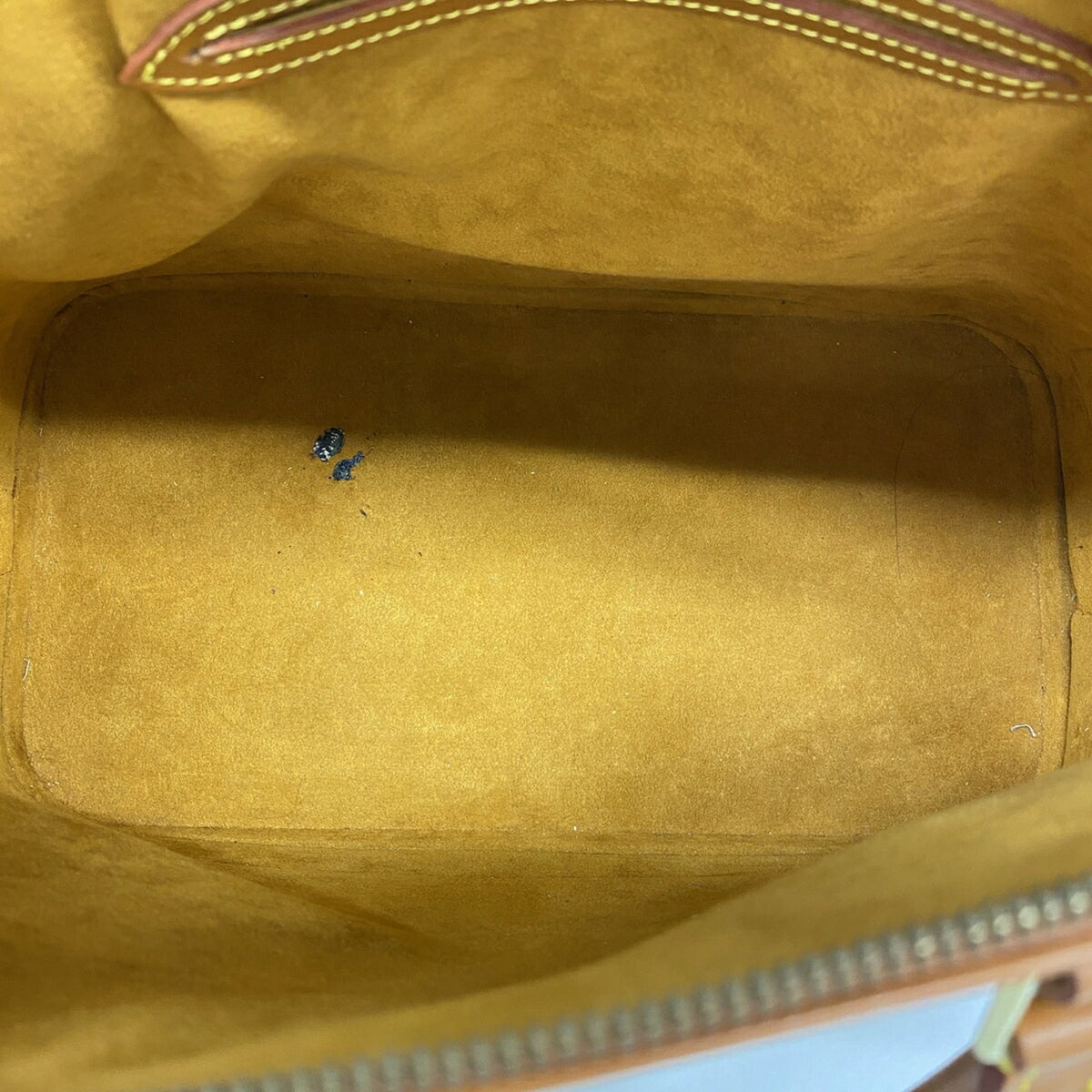 Louis Vuitton Gold Cipango Handbag (Pre-Owned)