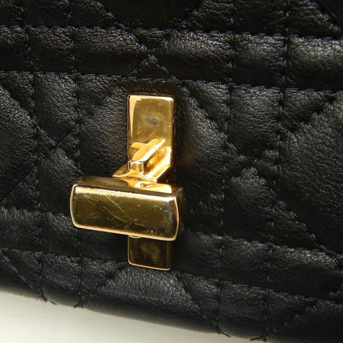 Christian Dior Black Leather Shoulder Bag (Pre-Owned)