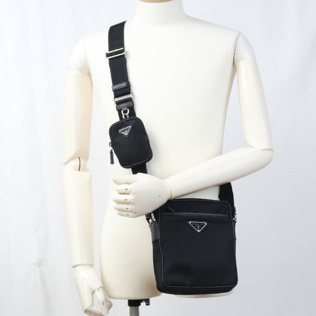 Prada Black Nylon Shoulder Bag (Pre-Owned)