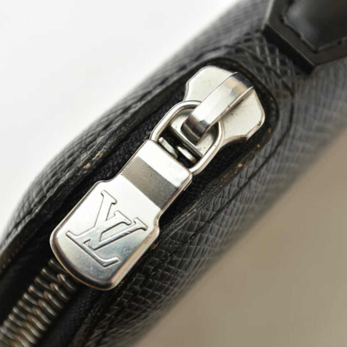 Louis Vuitton Taiga Ardoise Taiga Leather Long Wallet (Bi-Fold) (Pre-Owned)