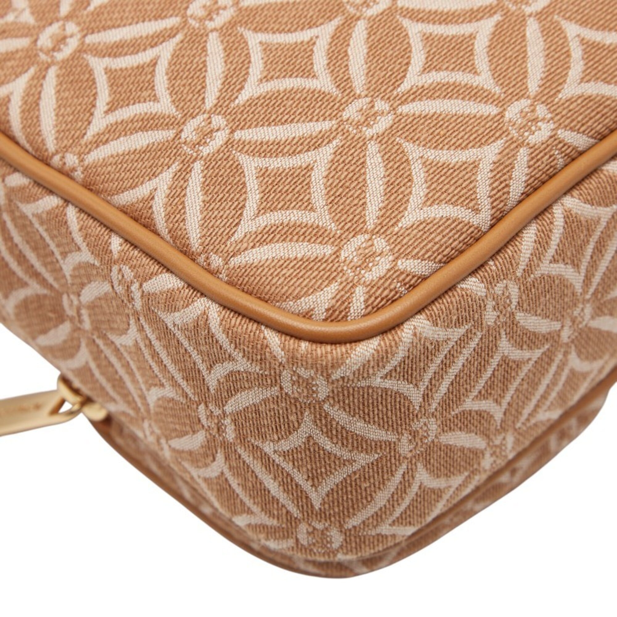 Michael Kors Brown Canvas Leather Pouch Shoulder Bag (Pre-Owned)