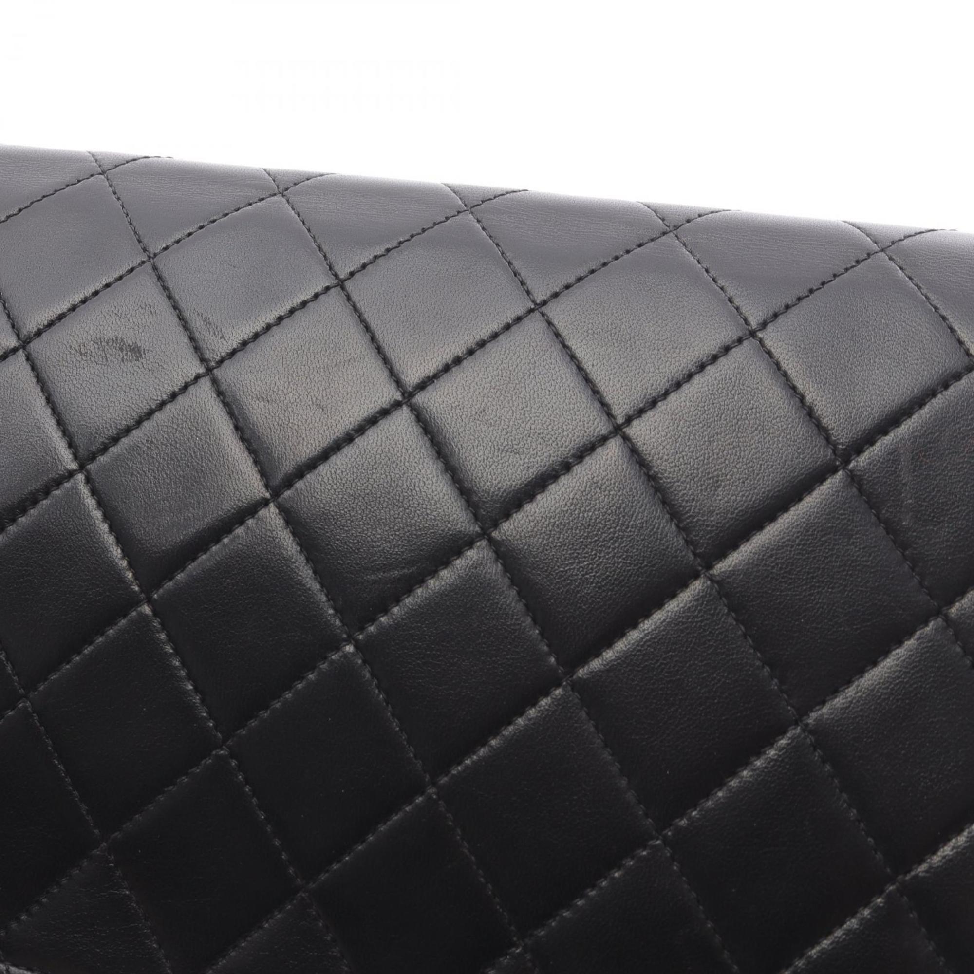 Chanel Black Leather Shoulder Bag (Pre-Owned)