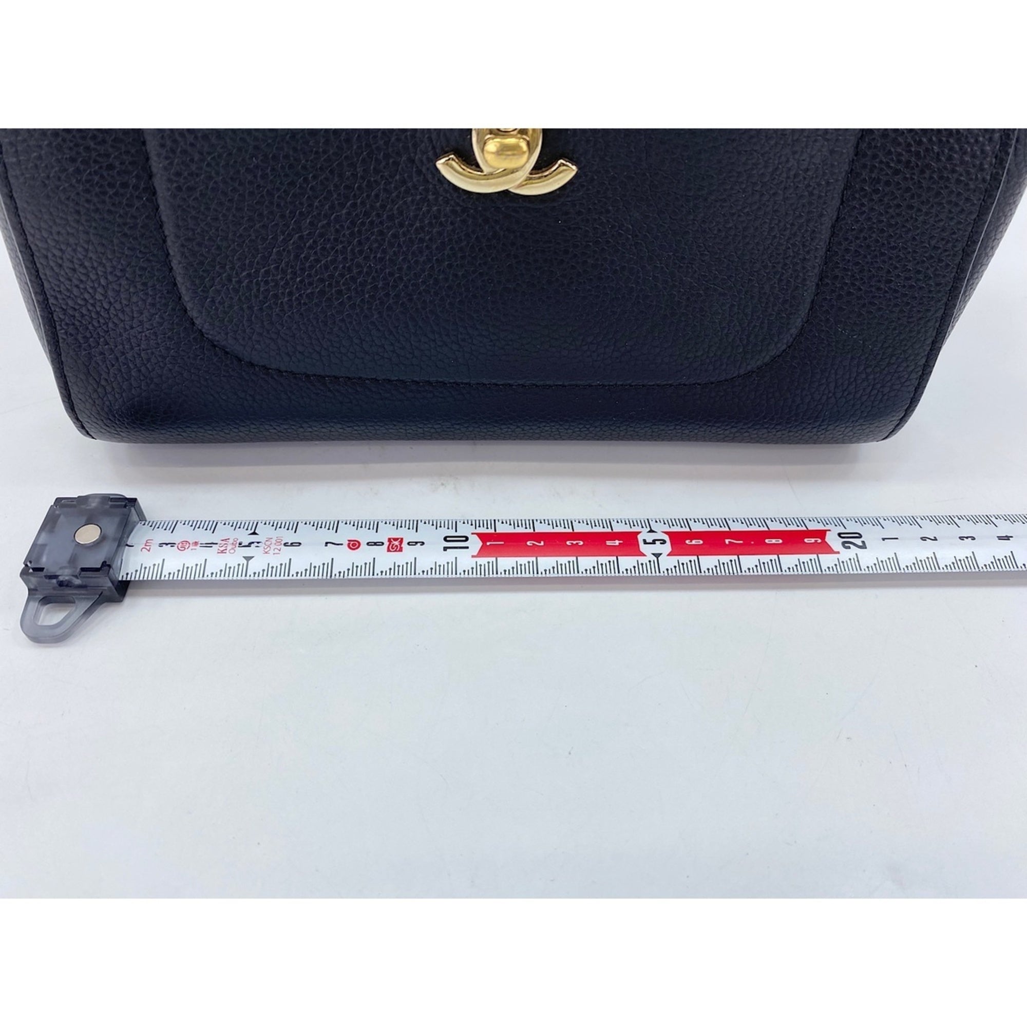 Chanel Black Handbag (Pre-Owned)