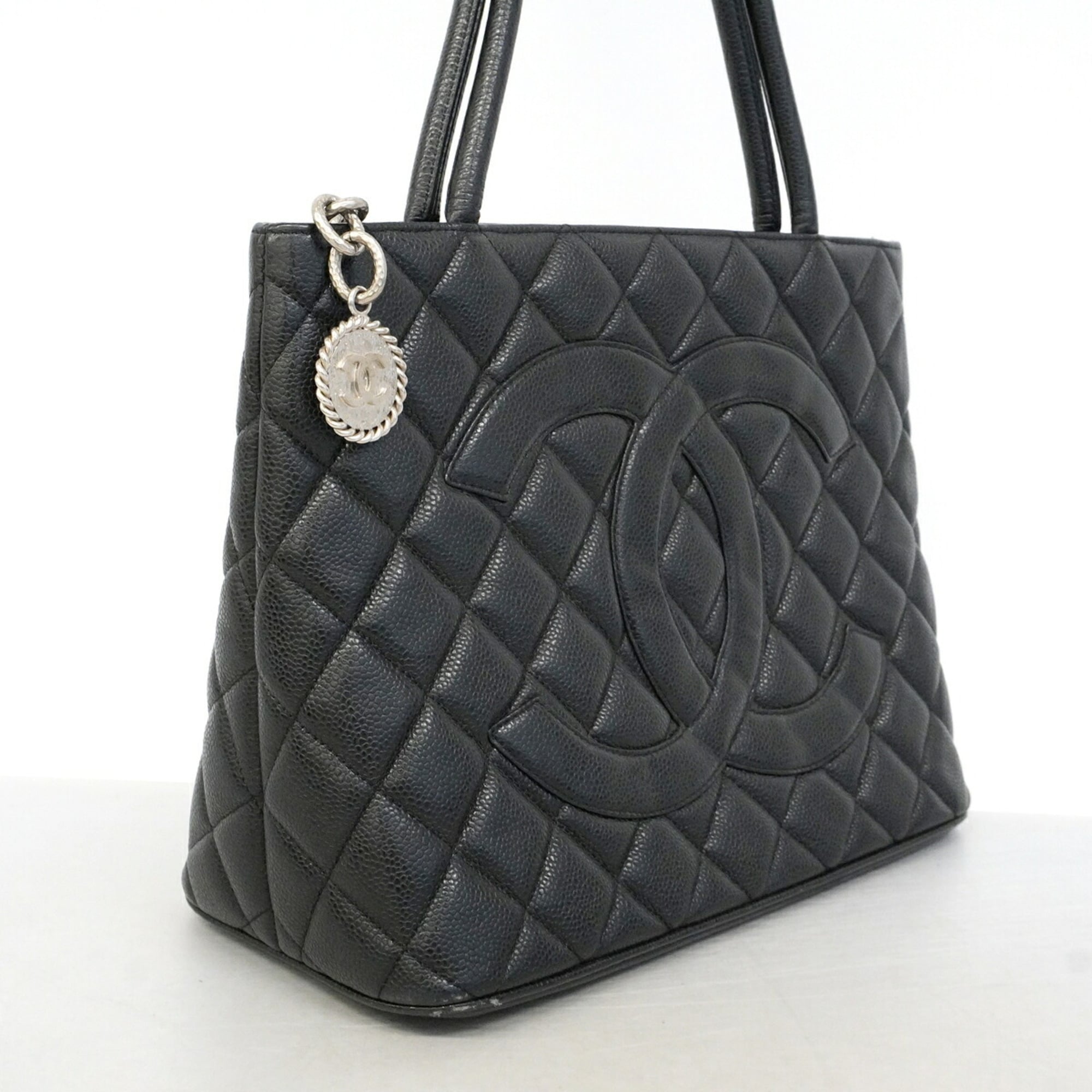 Chanel Black Grained Calfskin Tote Bag (Pre-Owned)