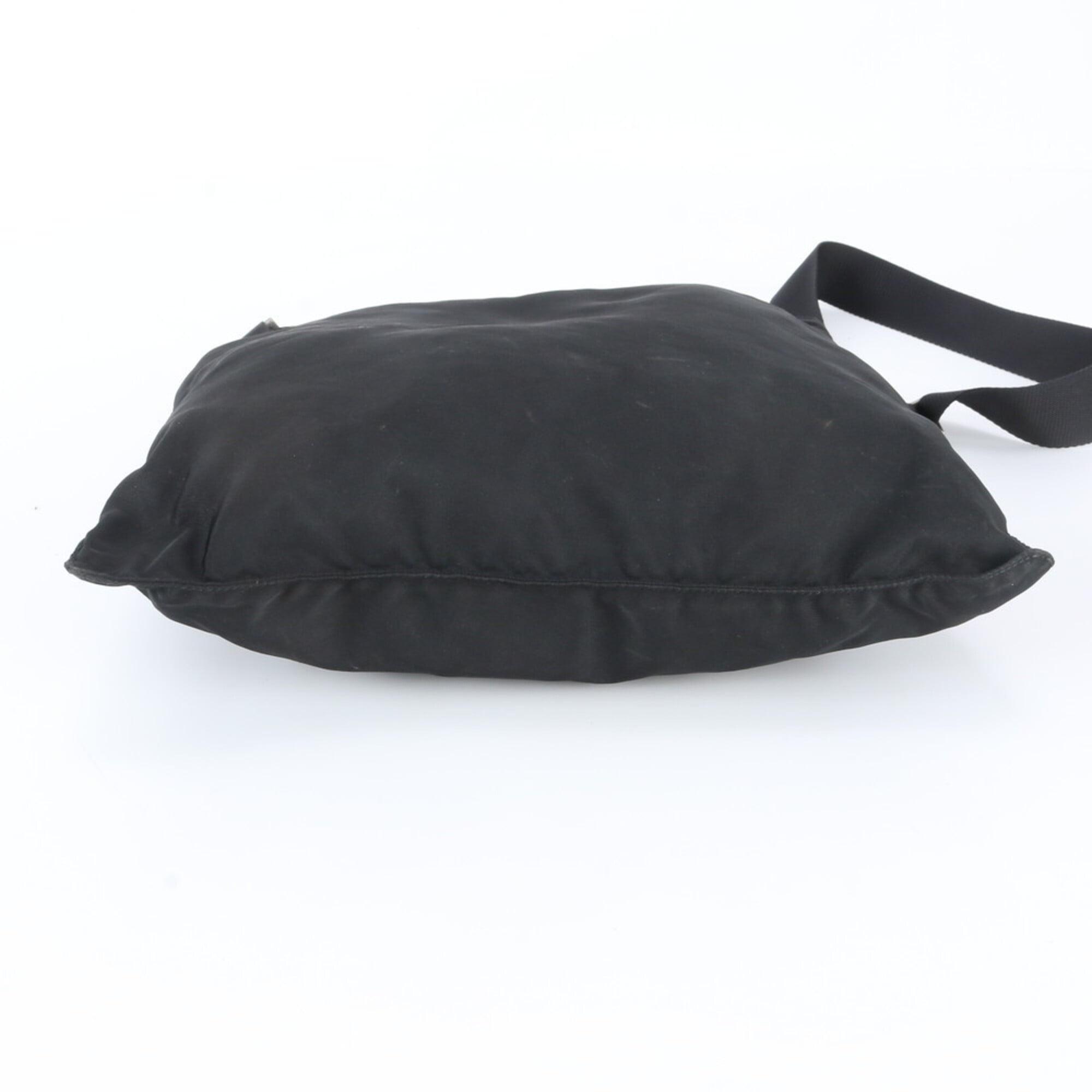 Prada Black Nylon Messenger Bag Shoulder Bag (Pre-Owned)