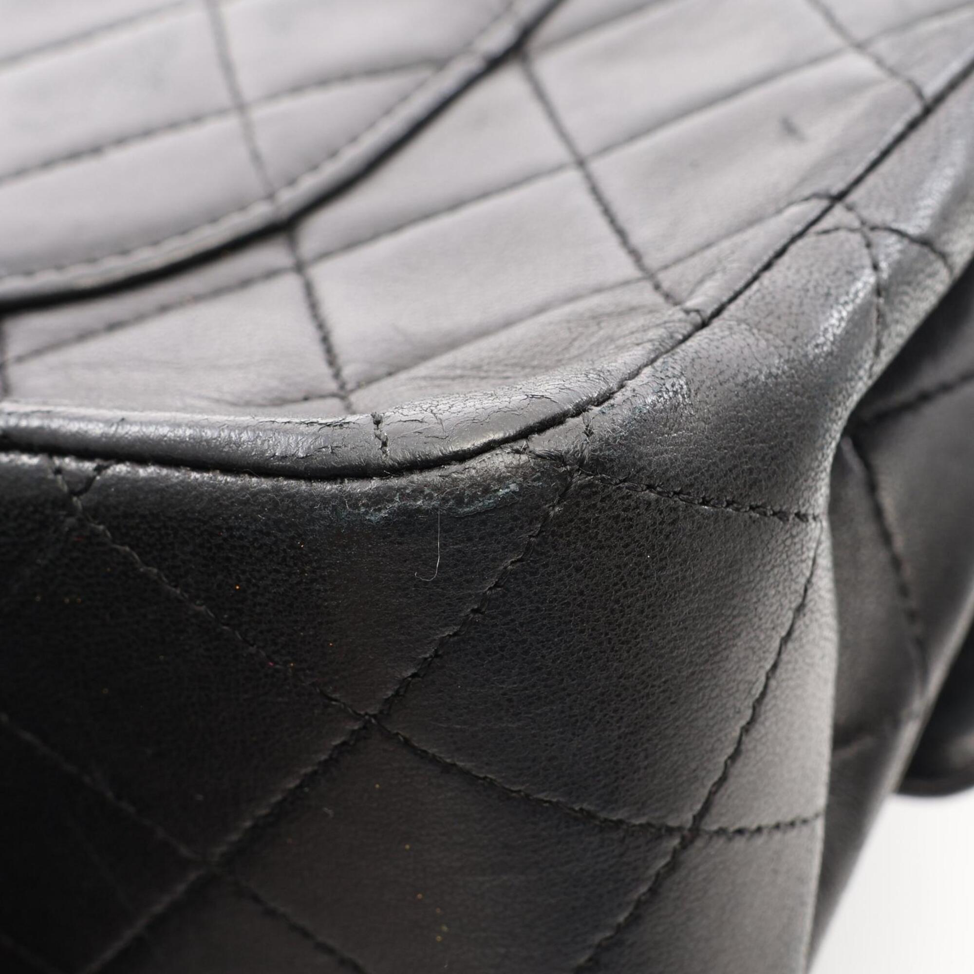 Chanel Black Leather Handbag Shoulder Bag (Pre-Owned)