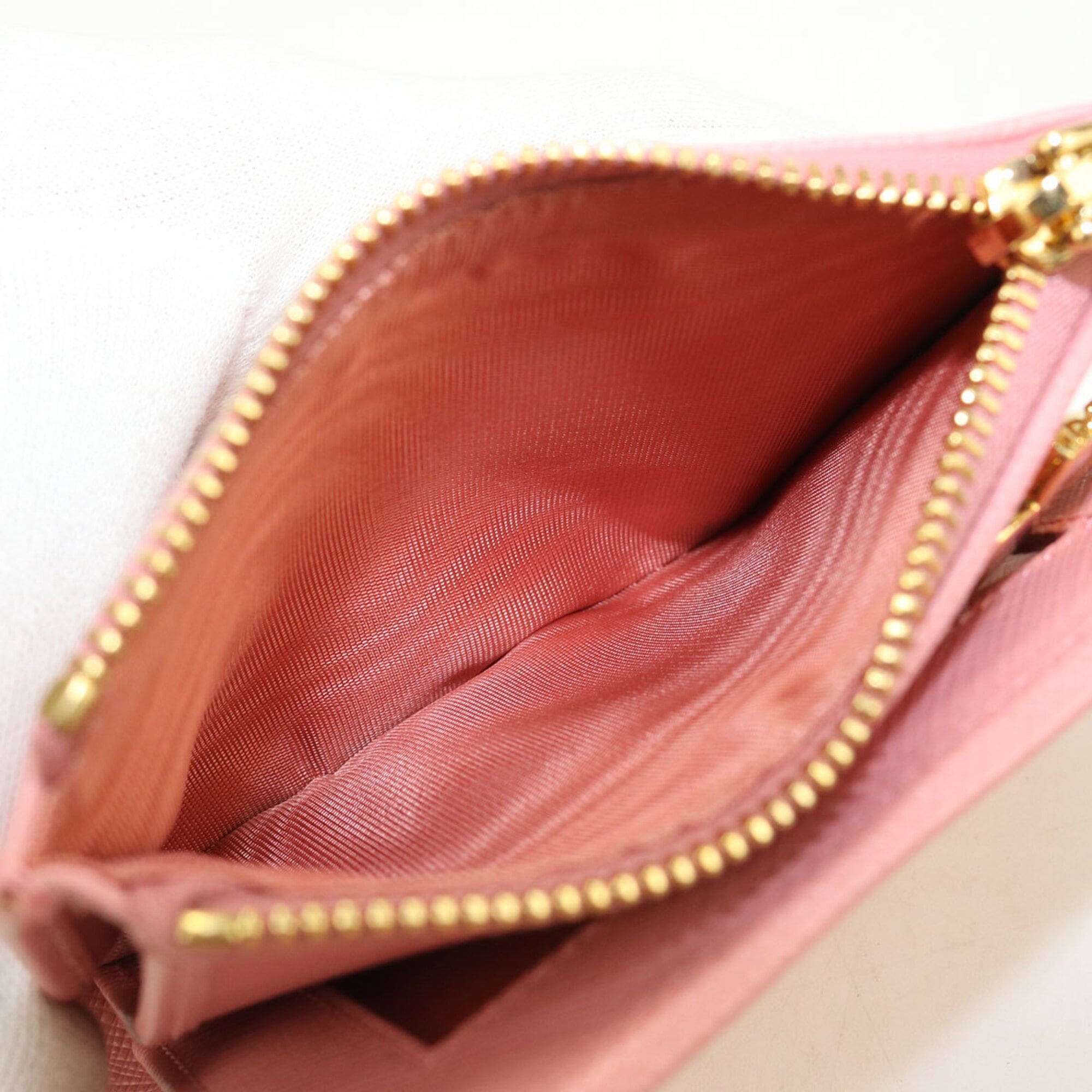 Prada Pink Leather Wallet (Bi-Fold) (Pre-Owned)