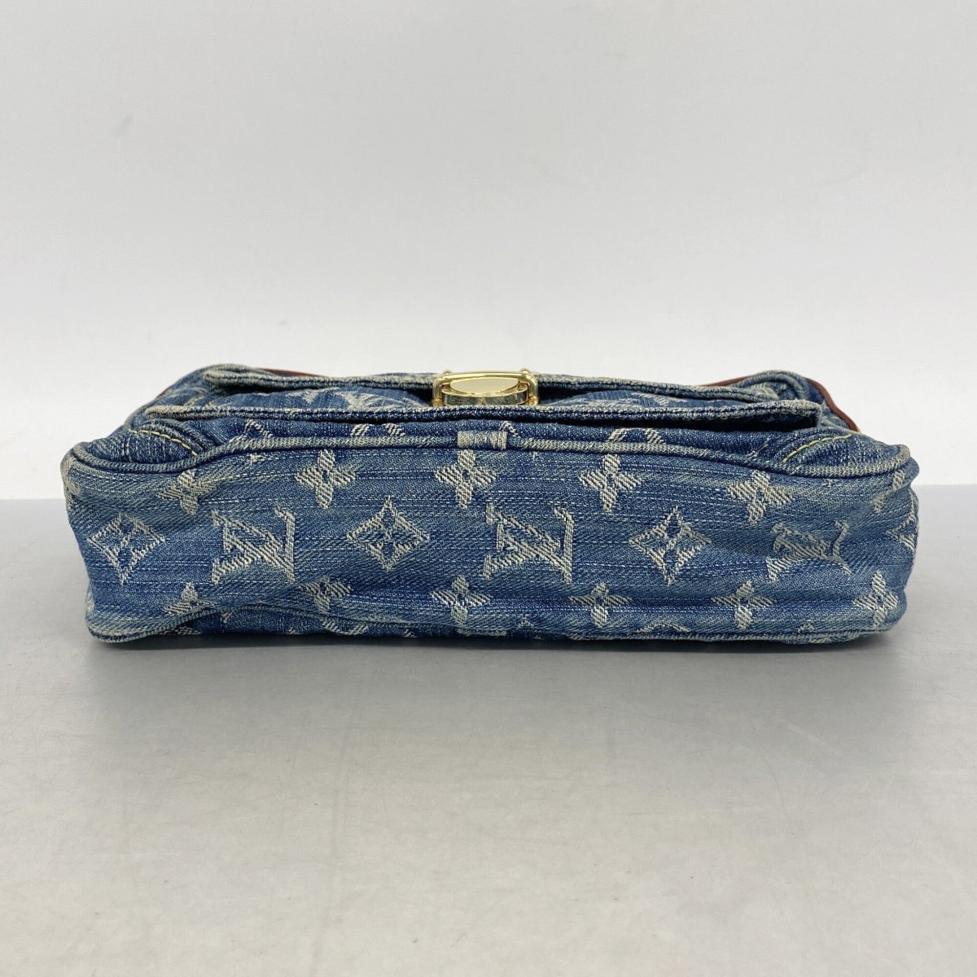 Louis Vuitton Blue Sling Bag (Pre-Owned)