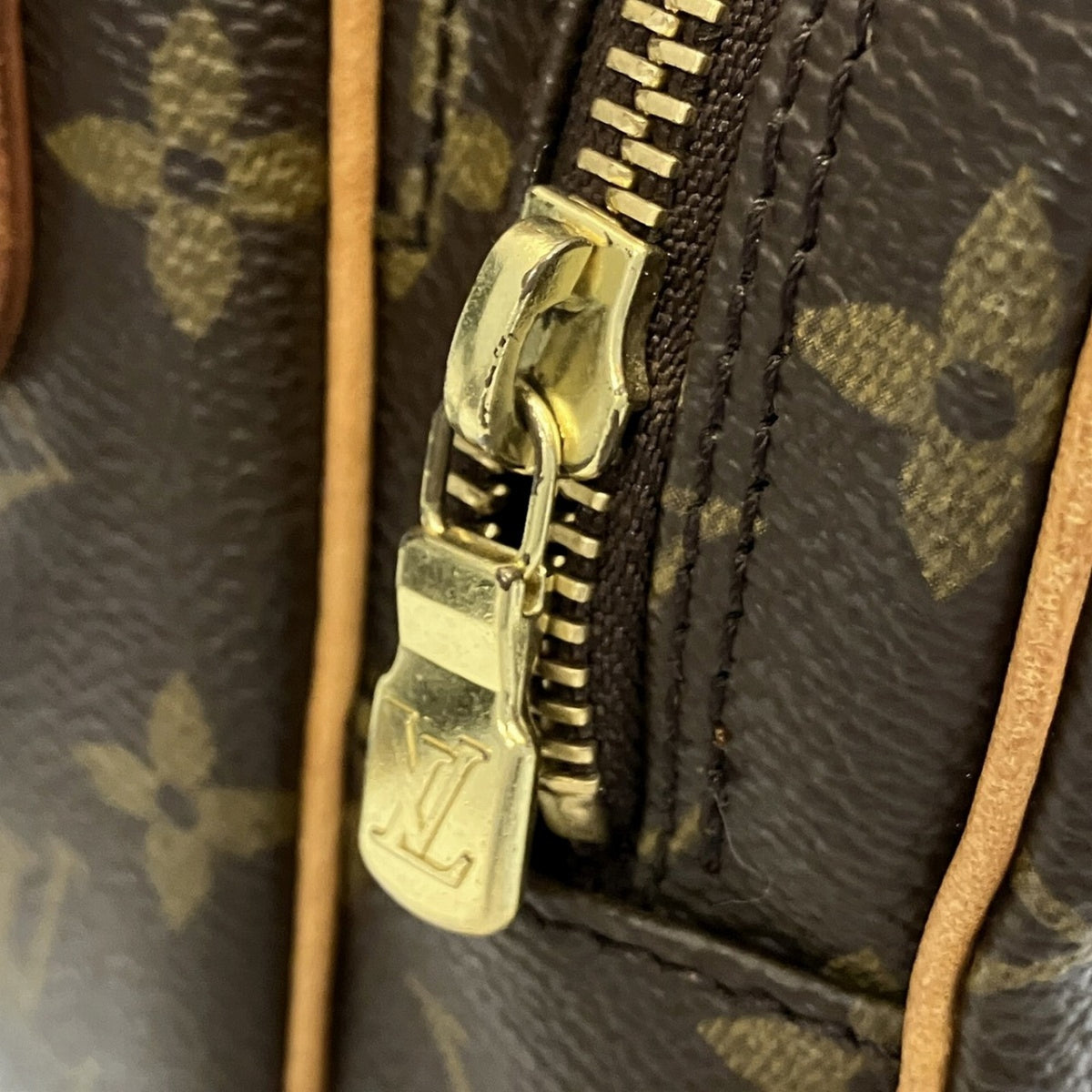 Louis Vuitton Brown Monogram Shoulder Bag (Pre-Owned)
