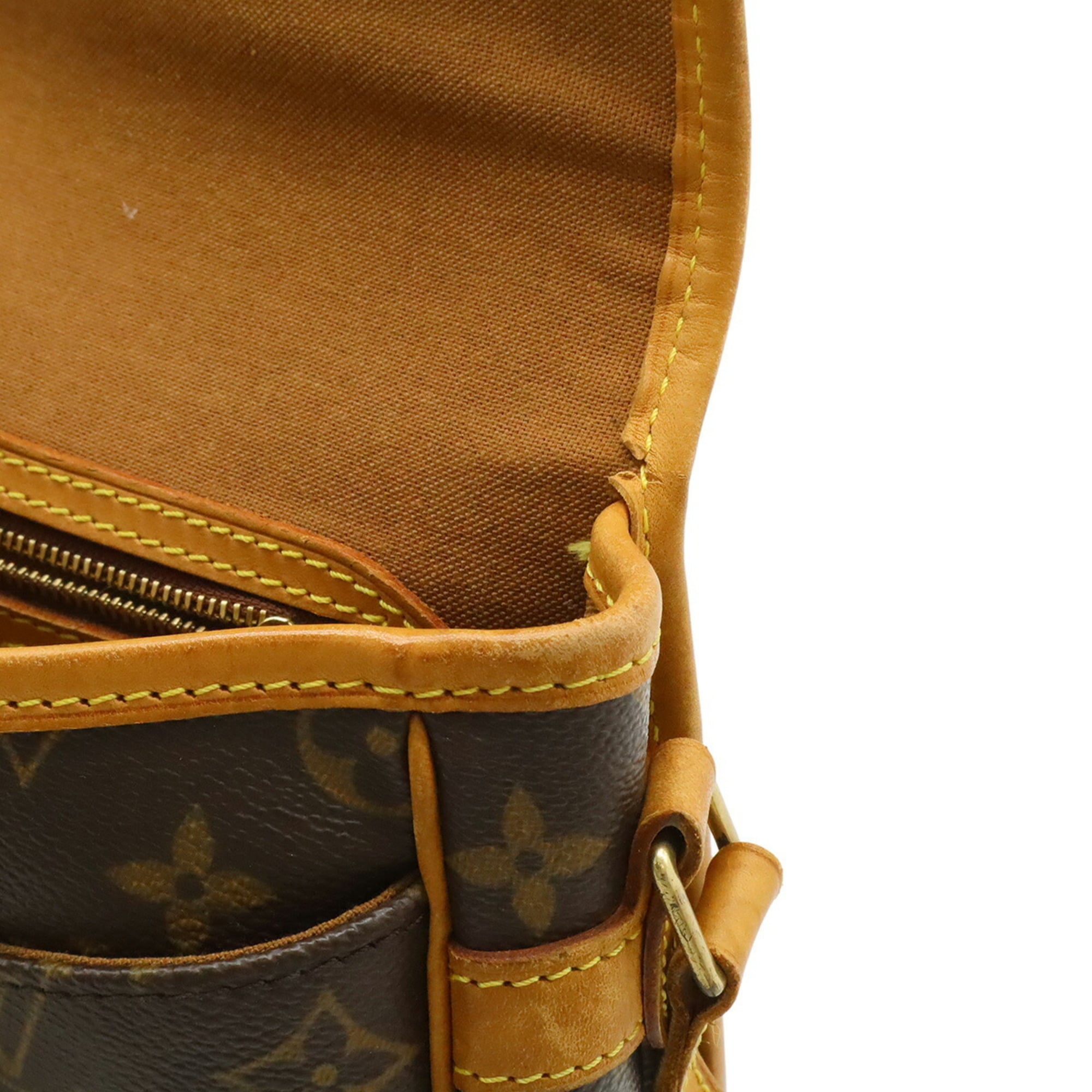 Louis Vuitton Monogram Brown Monogram Shoulder Bag (Pre-Owned)