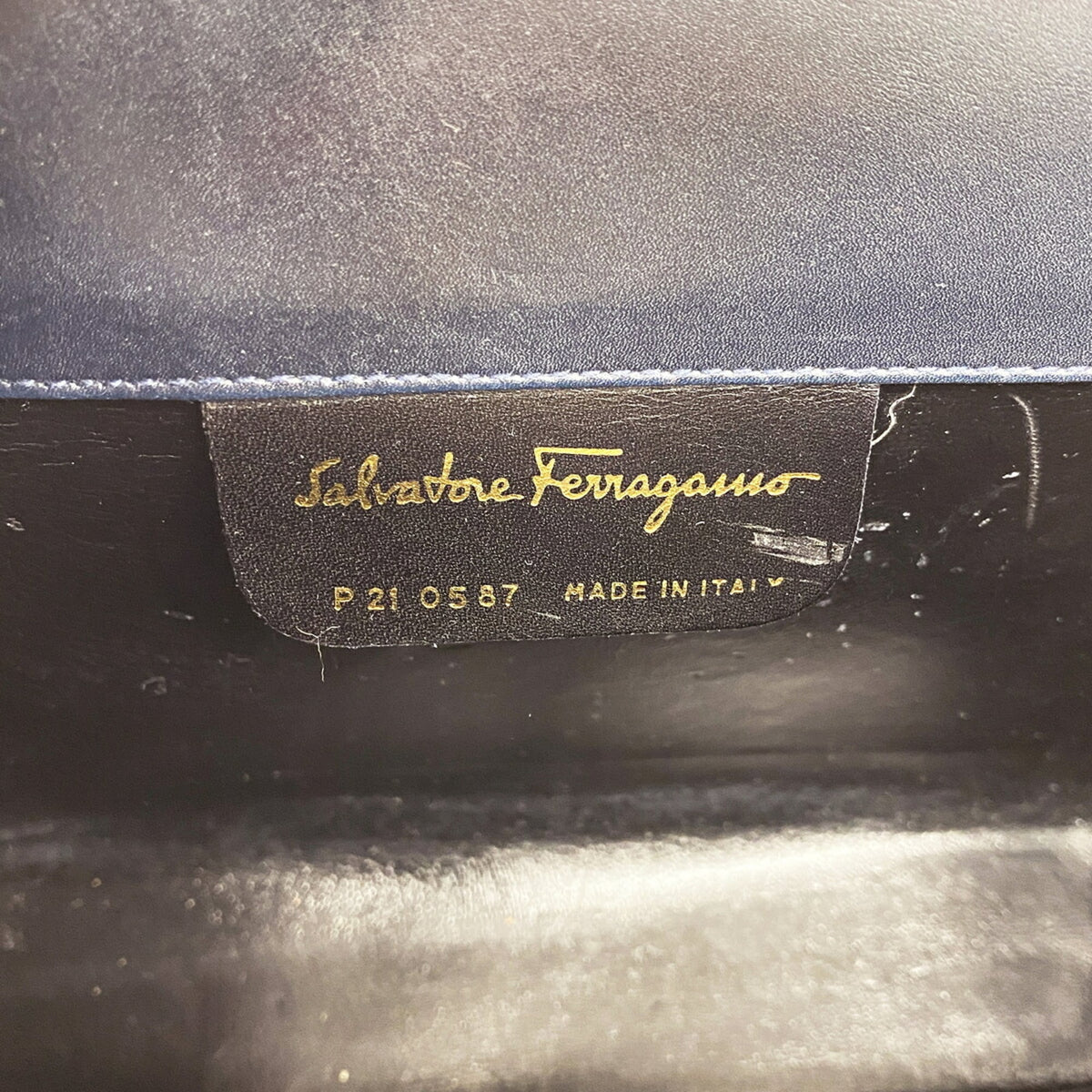 Salvatore Ferragamo Navy Leather Shoulder Bag (Pre-Owned)