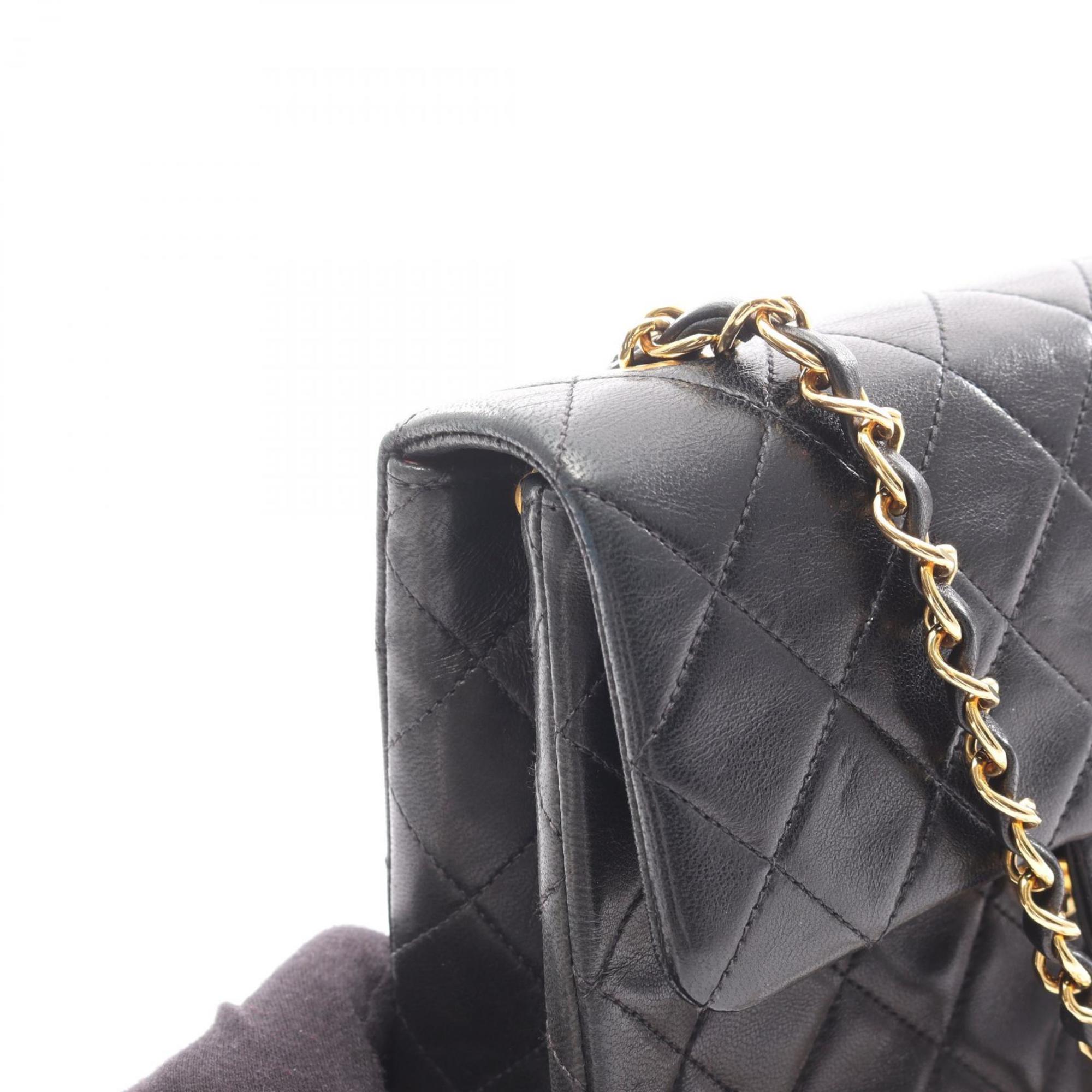 Chanel Black Leather Shoulder Bag (Pre-Owned)
