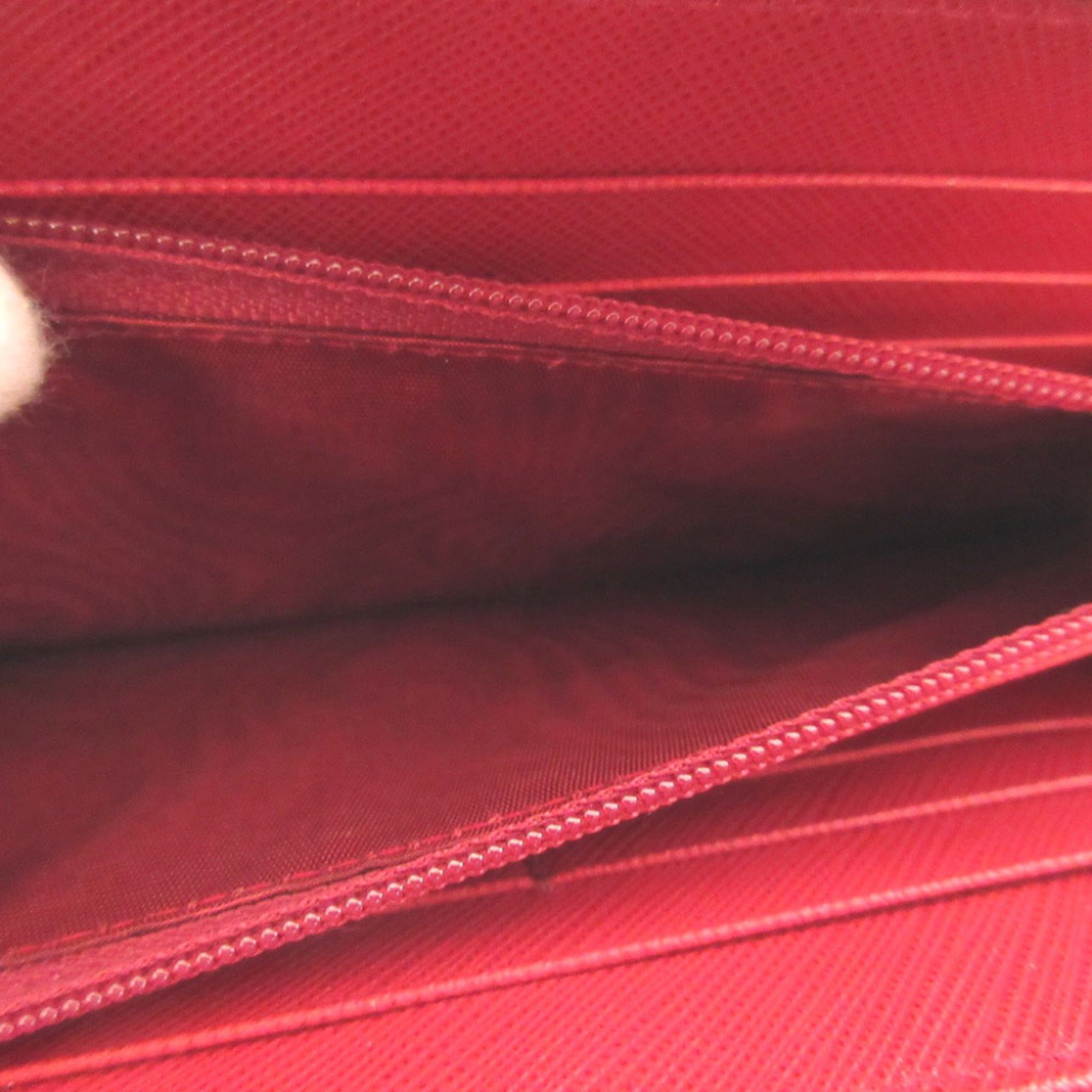 Salvatore Ferragamo Red Color Leather Long Wallet (Bi-Fold) (Pre-Owned)