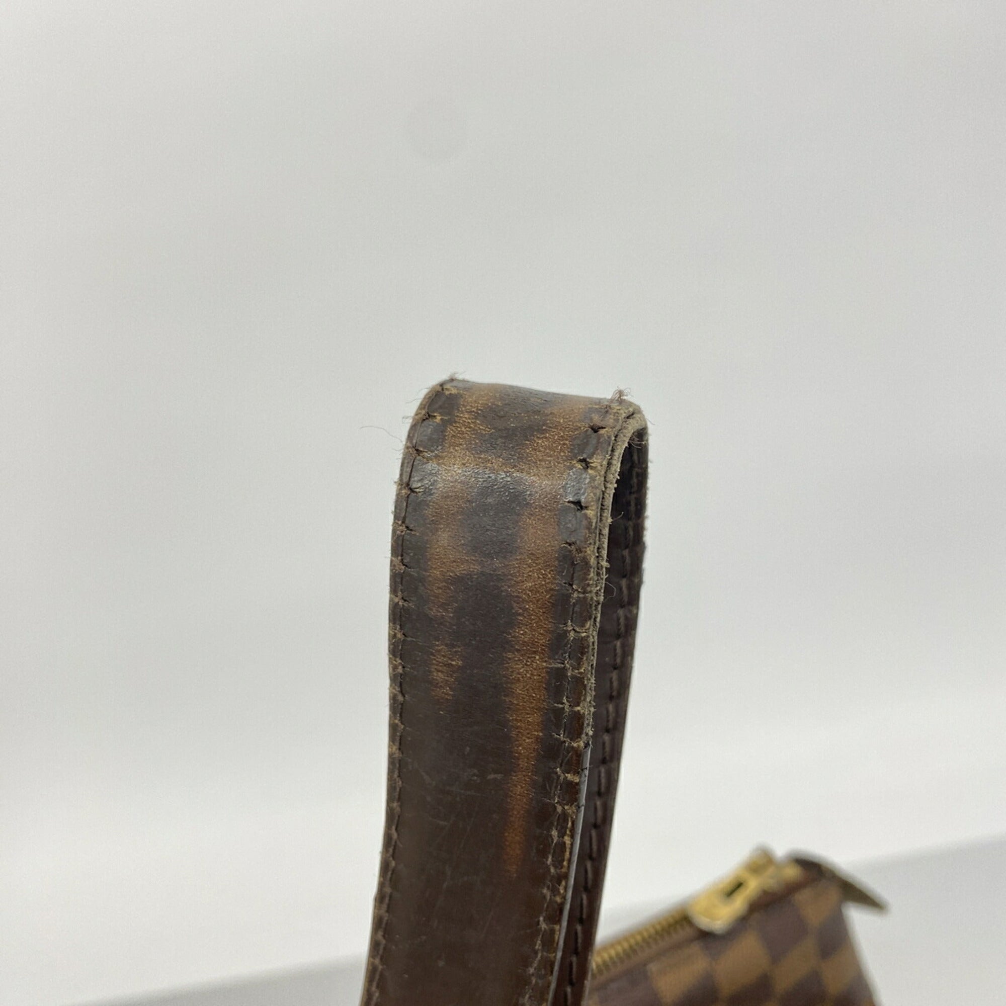 Louis Vuitton Ebene Handbag (Pre-Owned)