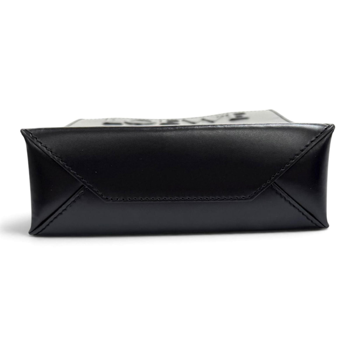 Loewe Black Leather Shoulder Bag (Pre-Owned)