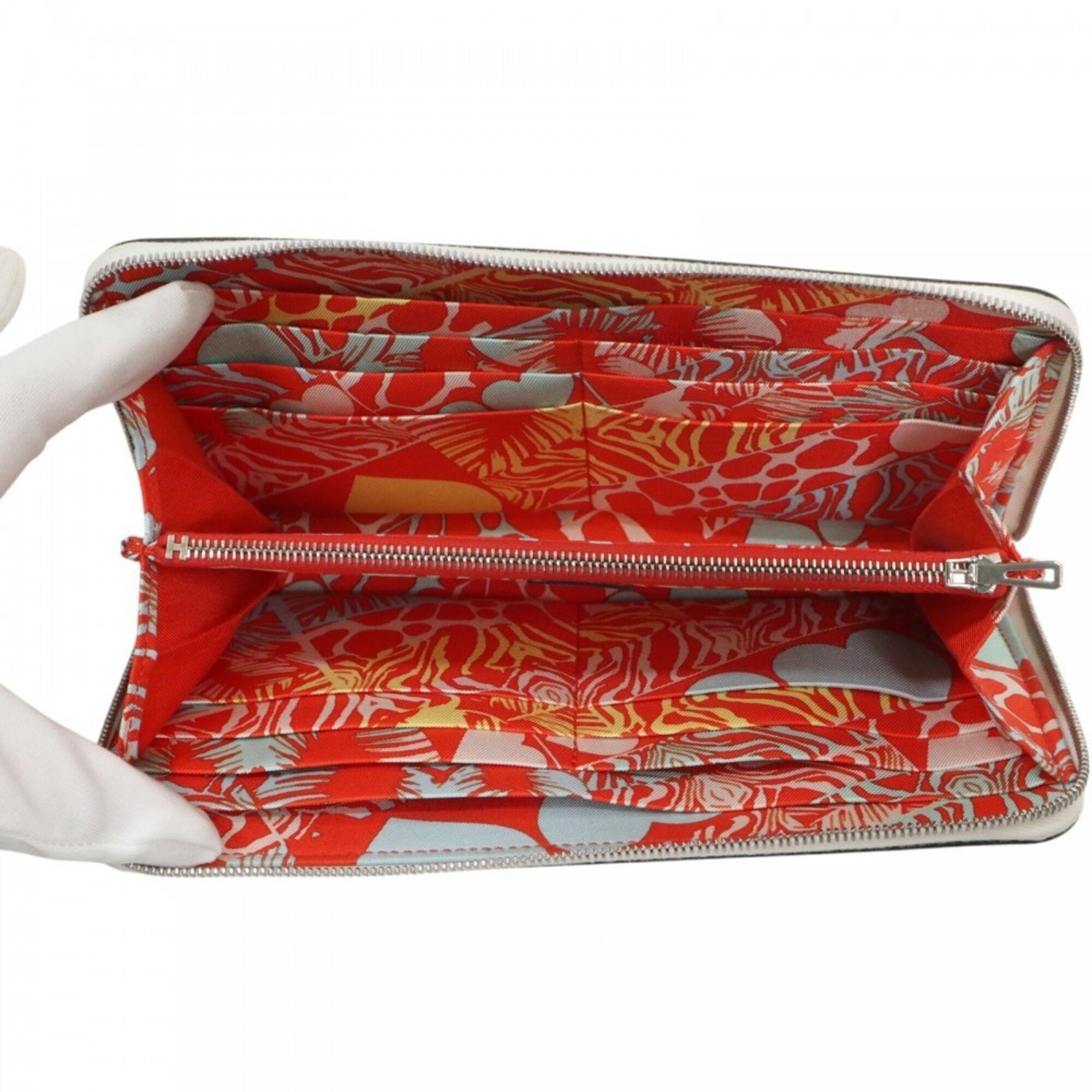 Hermes White Leather Long Wallet (Bi-Fold) (Pre-Owned)