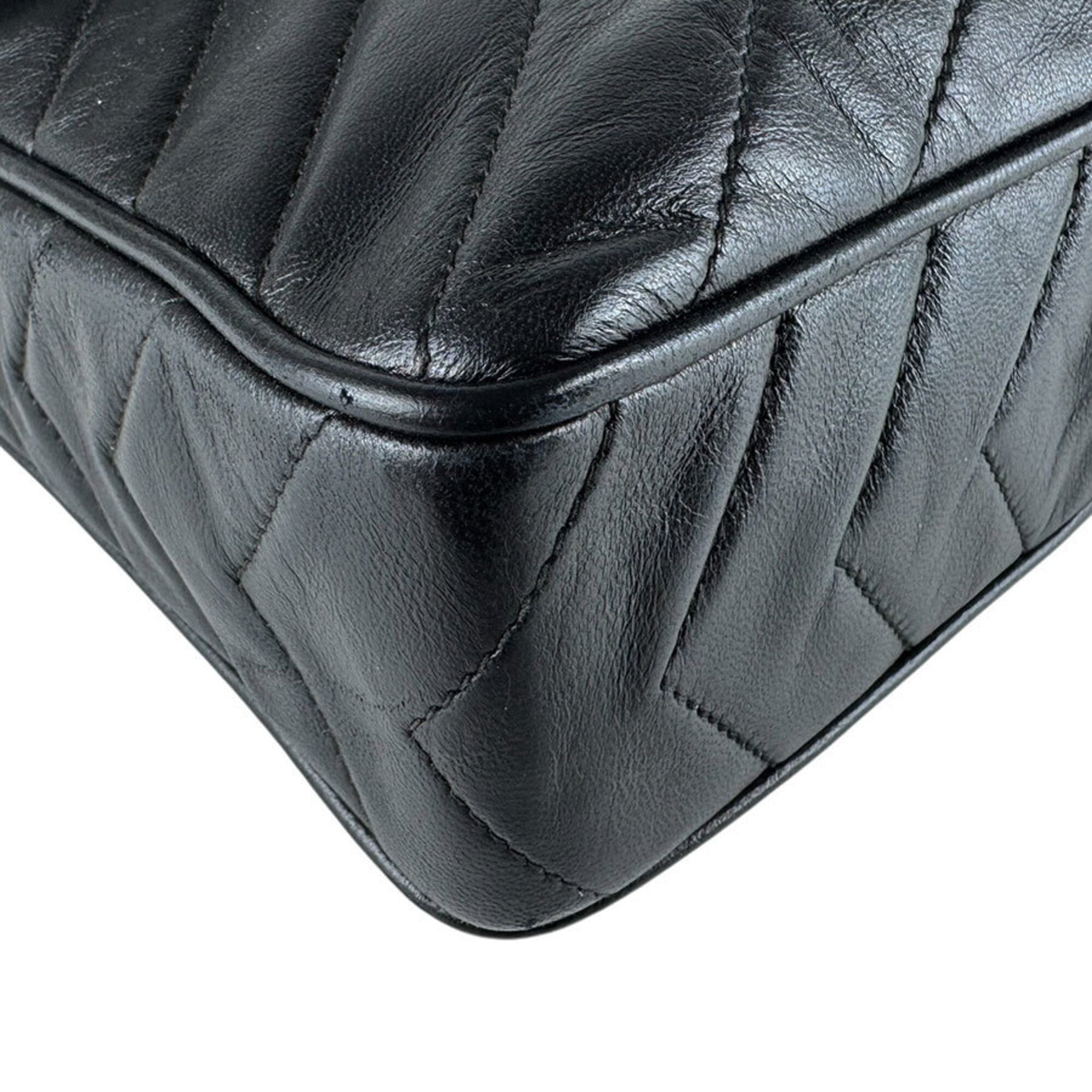 Chanel Black Leather Shoulder Bag (Pre-Owned)