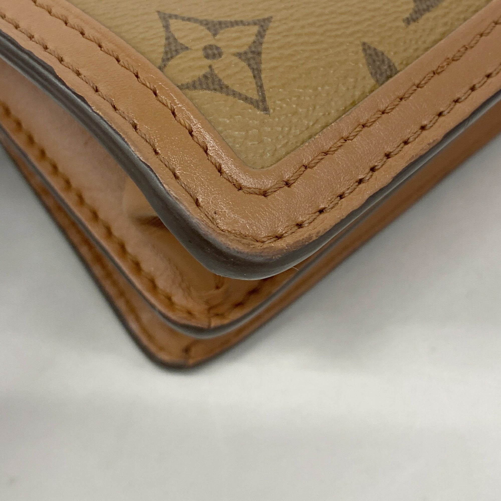Louis Vuitton Brown Shoulder Bag (Pre-Owned)