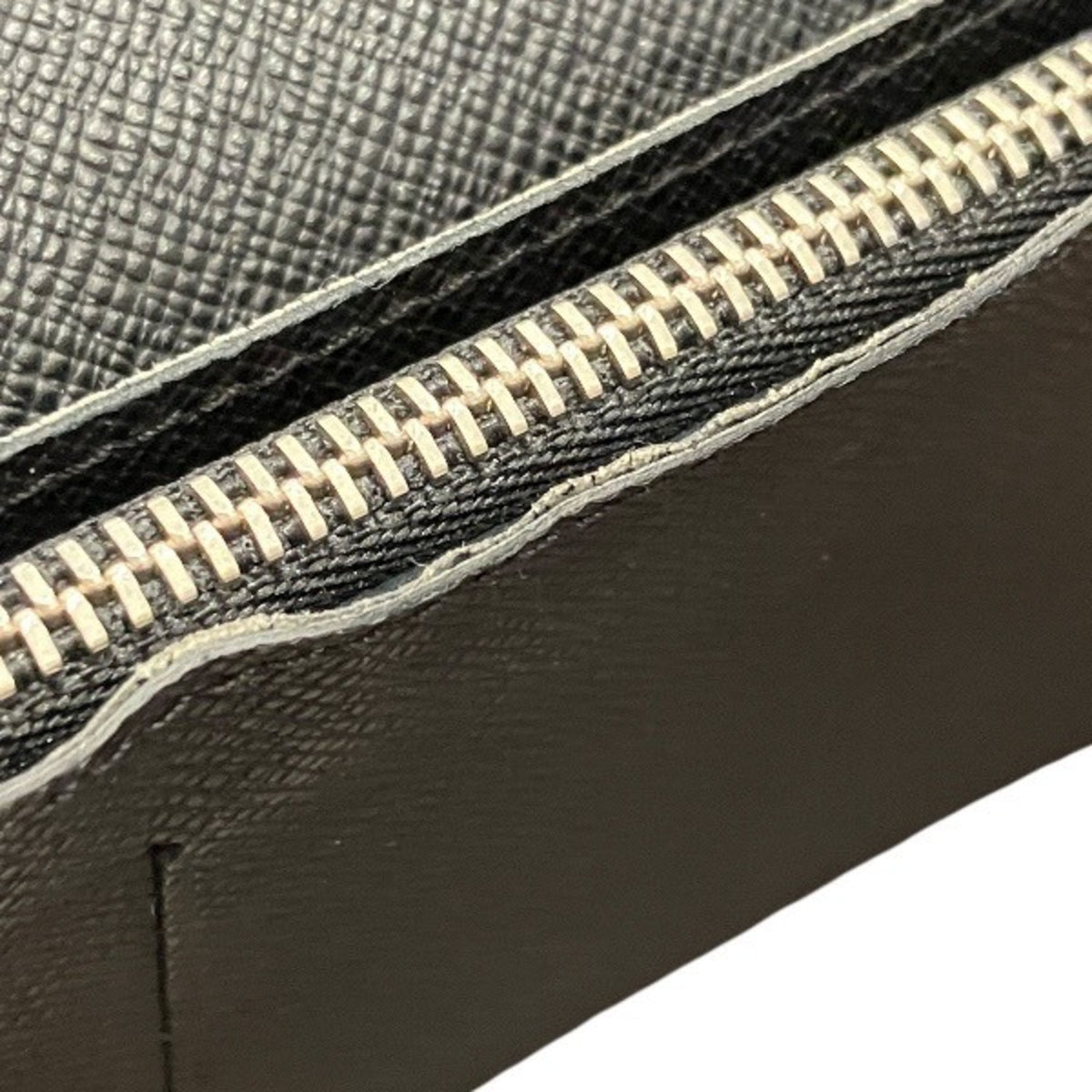 Louis Vuitton Black Long Wallet (Bi-Fold) (Pre-Owned)