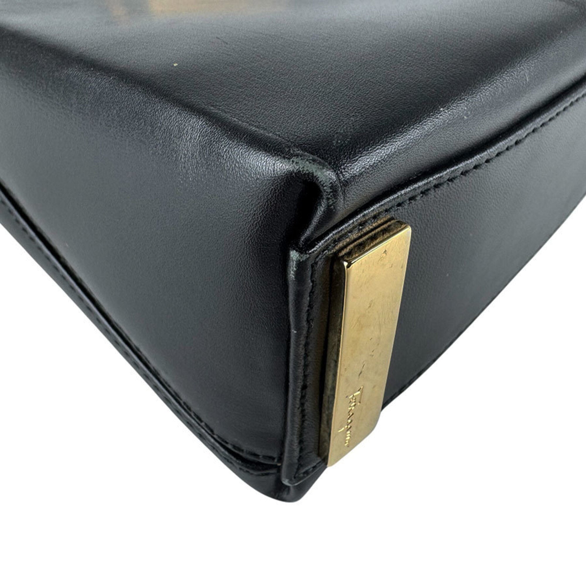 Salvatore Ferragamo Black Leather Handbag Shoulder Bag (Pre-Owned)