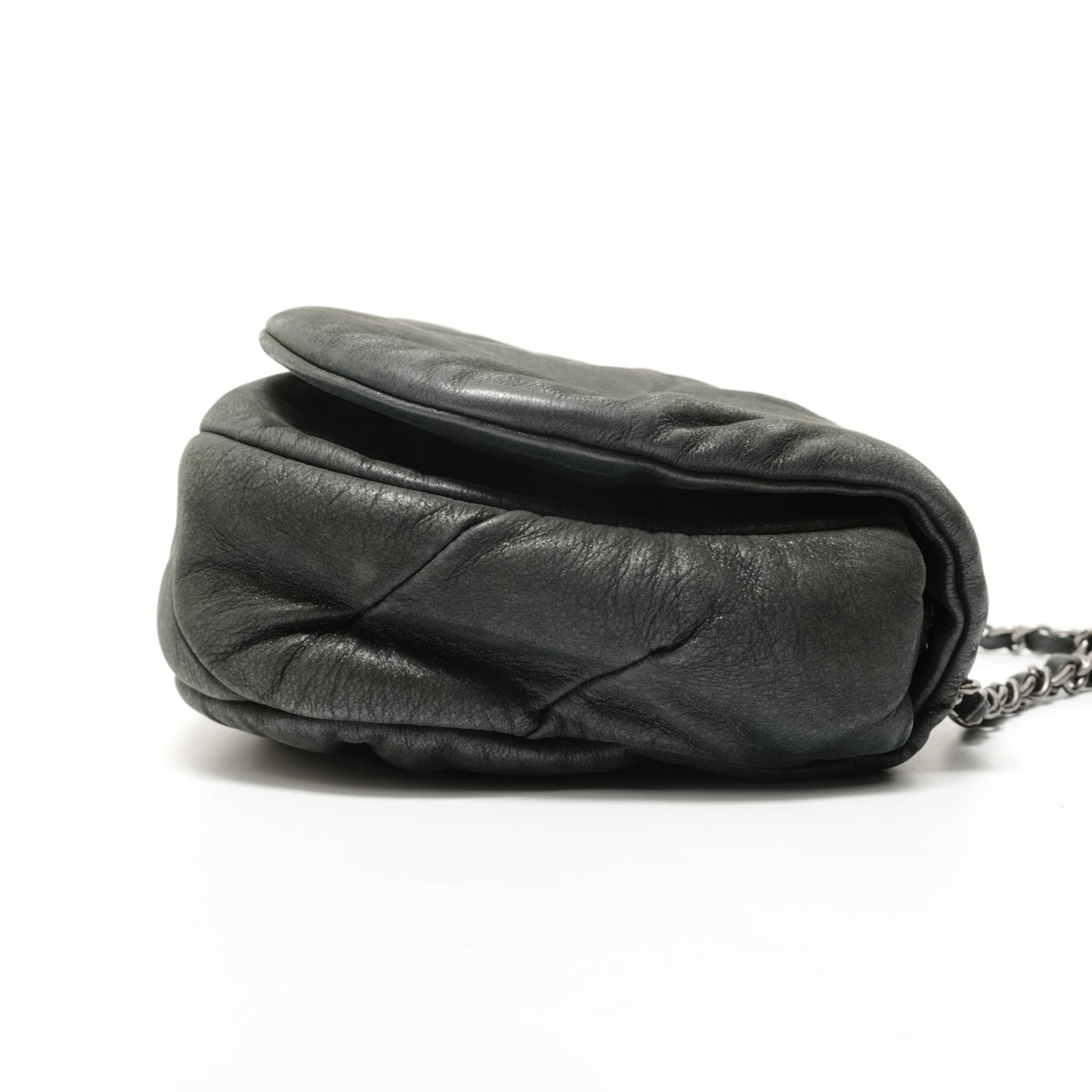 Chanel Black Shoulder Bag (Pre-Owned)