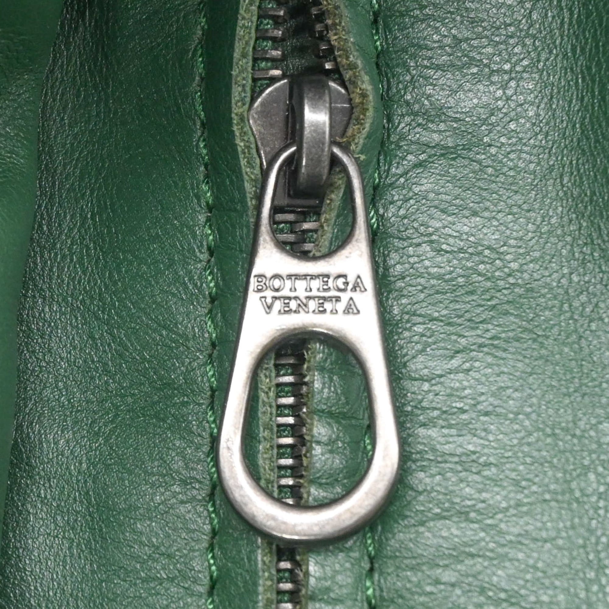 Bottega Veneta Intrecciato Green Intrecciato Shoulder Bag (Pre-Owned)