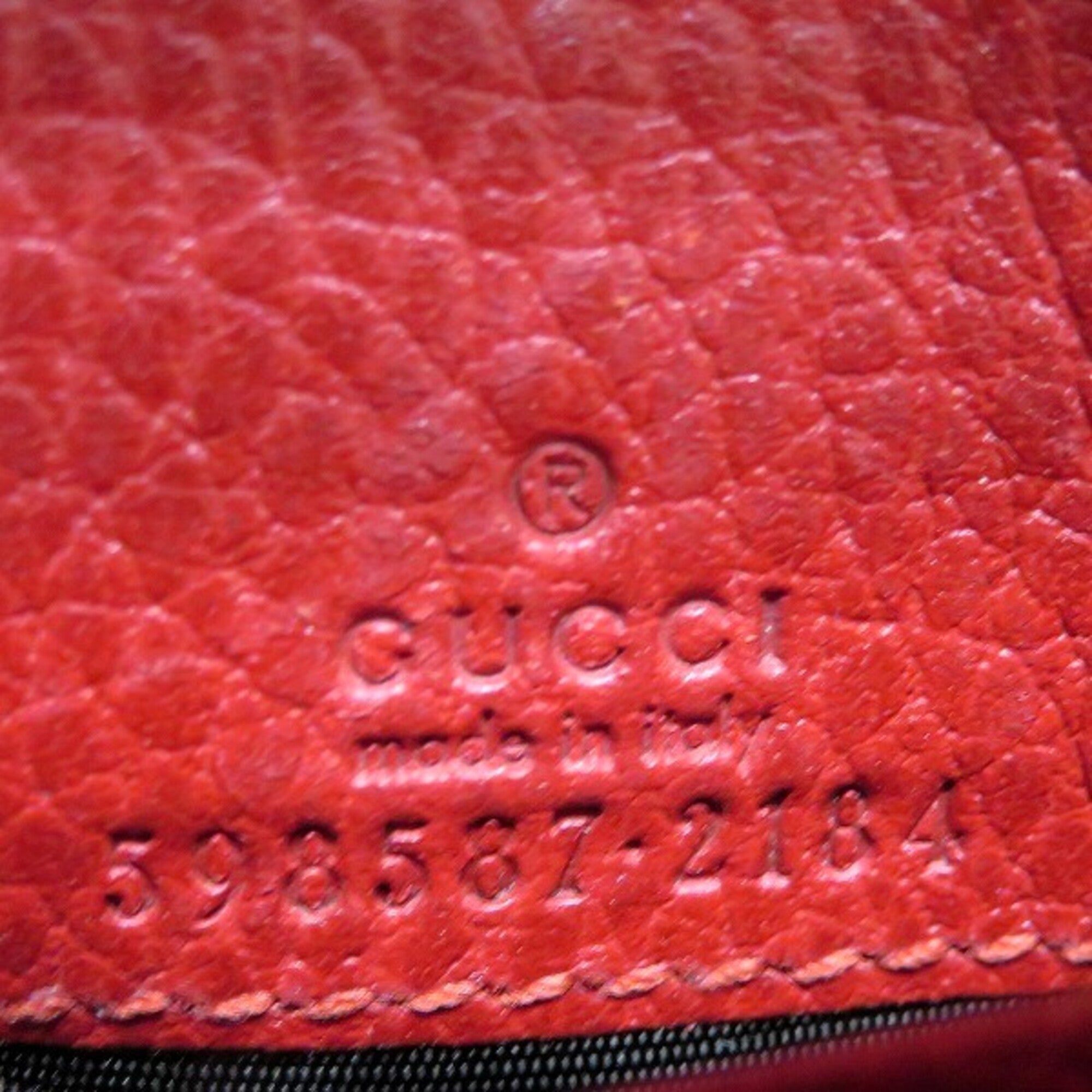 Gucci Red Color Leather Wallet (Bi-Fold) (Pre-Owned)