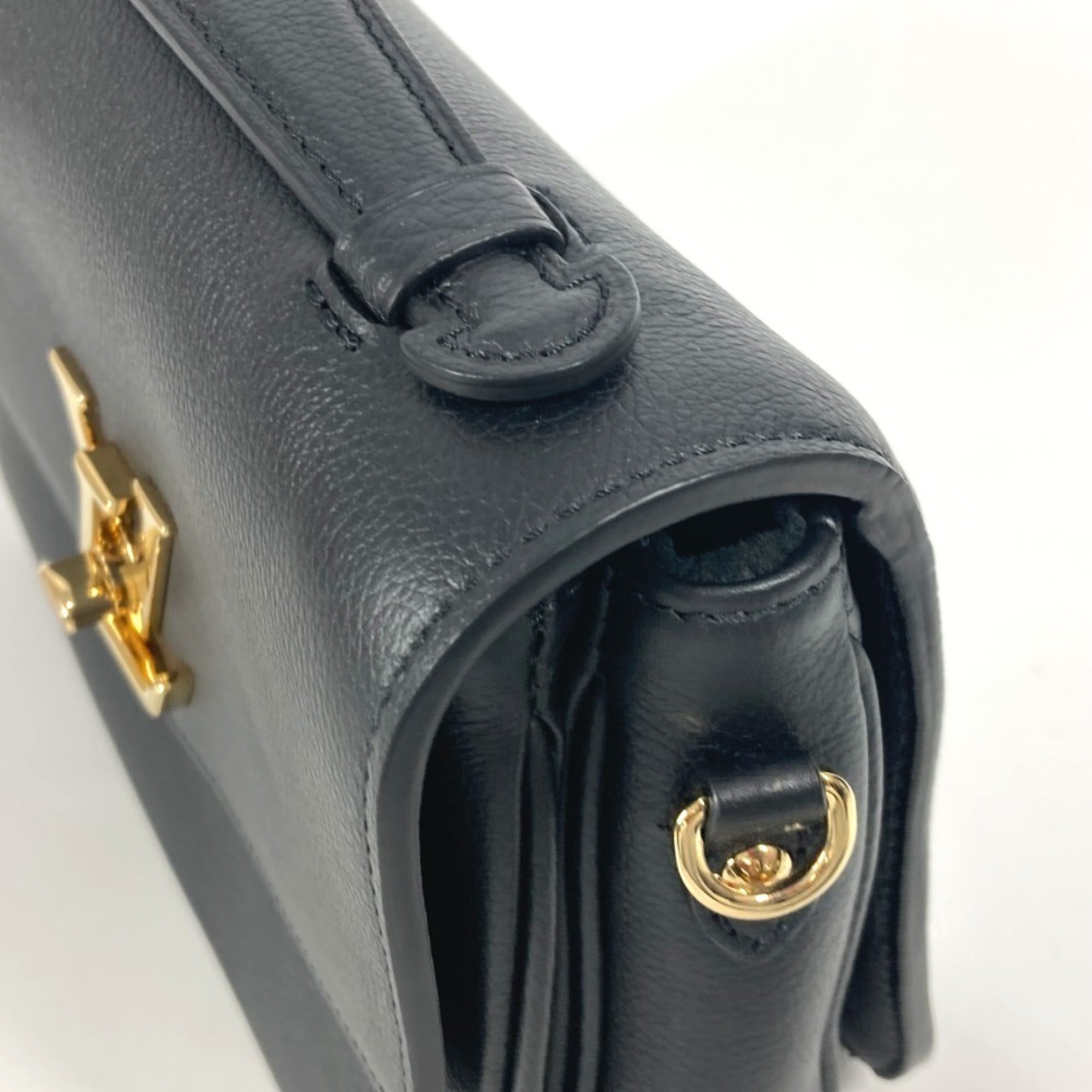 Louis Vuitton Black Noir Leather Handbag Shoulder Bag (Pre-Owned)