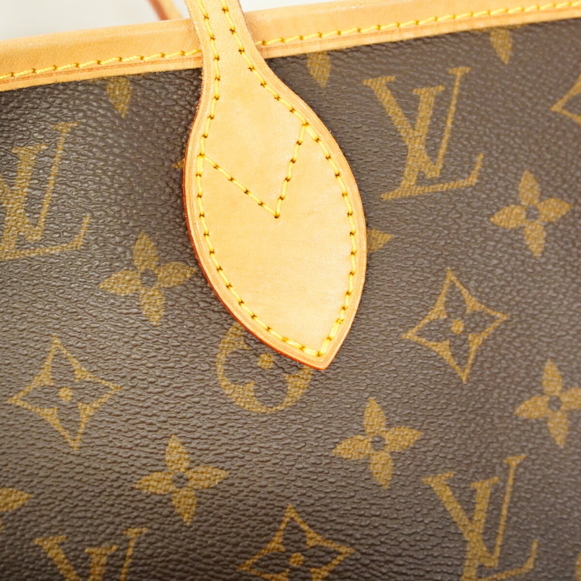 Louis Vuitton Brown Tote Bag (Pre-Owned)