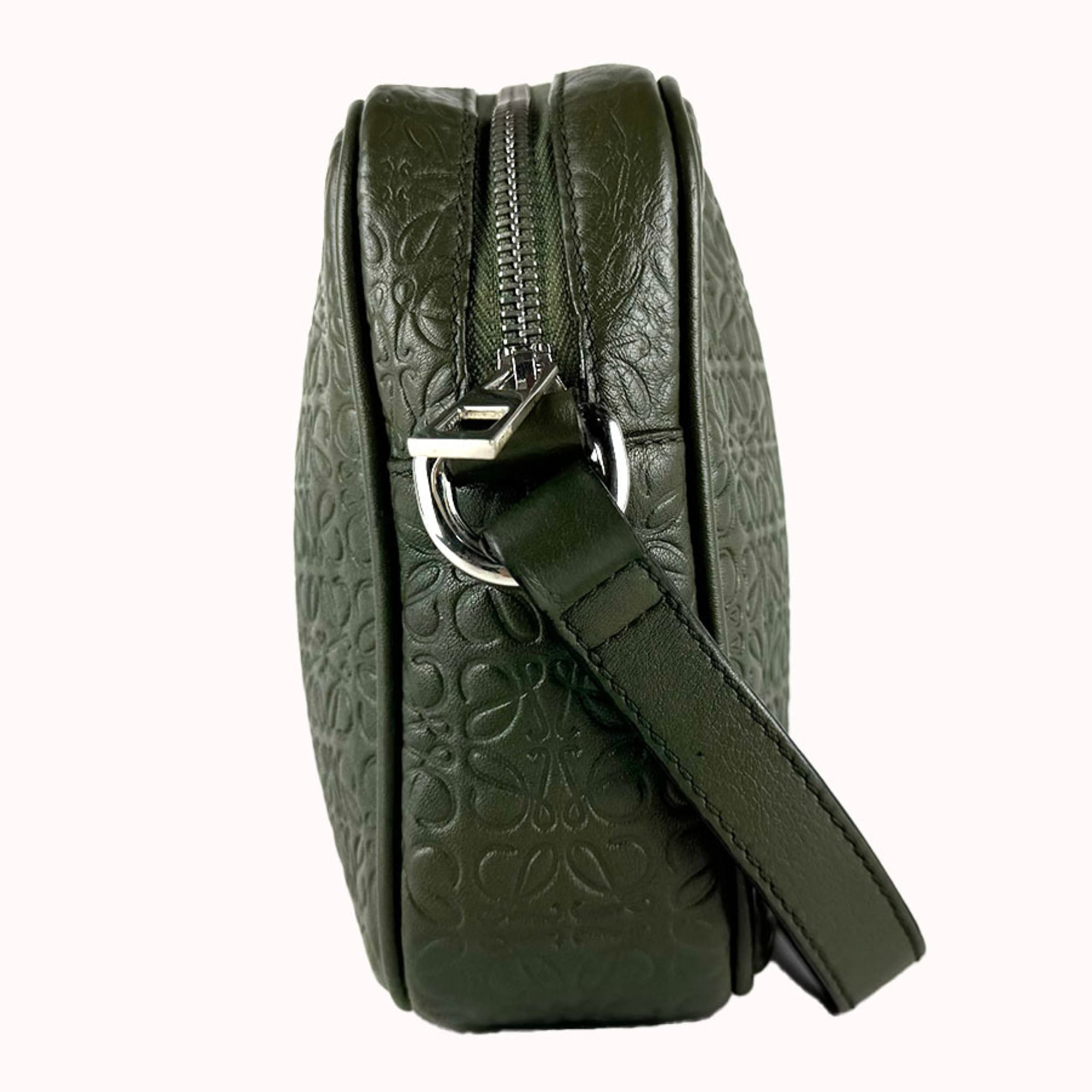 Loewe Khaki Leather Clutch Bag (Pre-Owned)