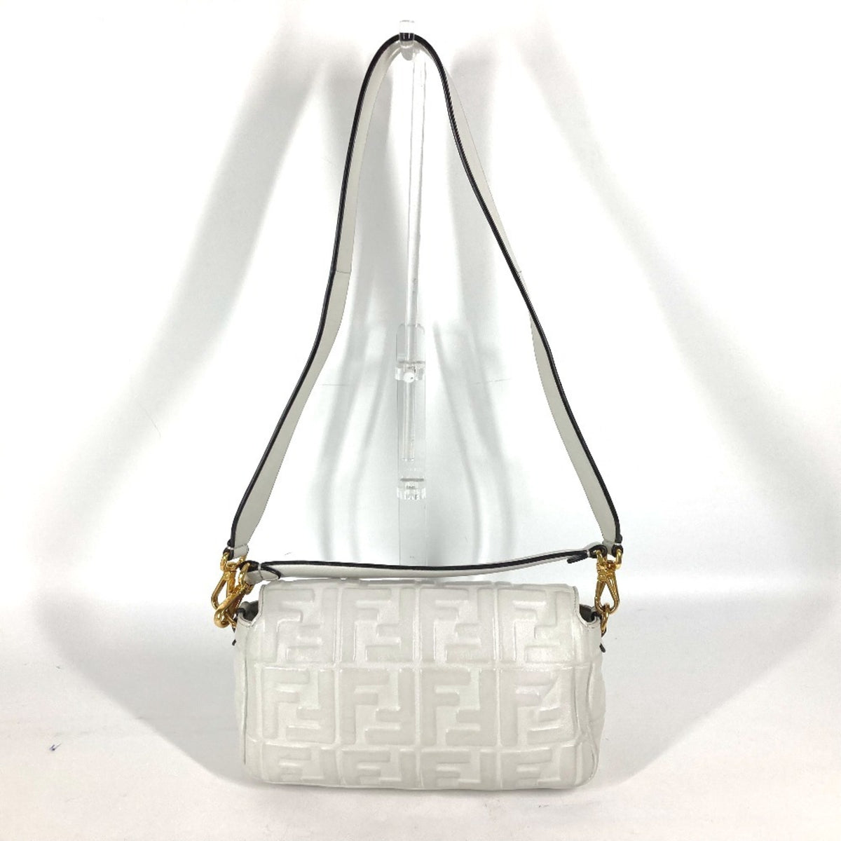 Fendi White Leather Shoulder Bag (Pre-Owned)