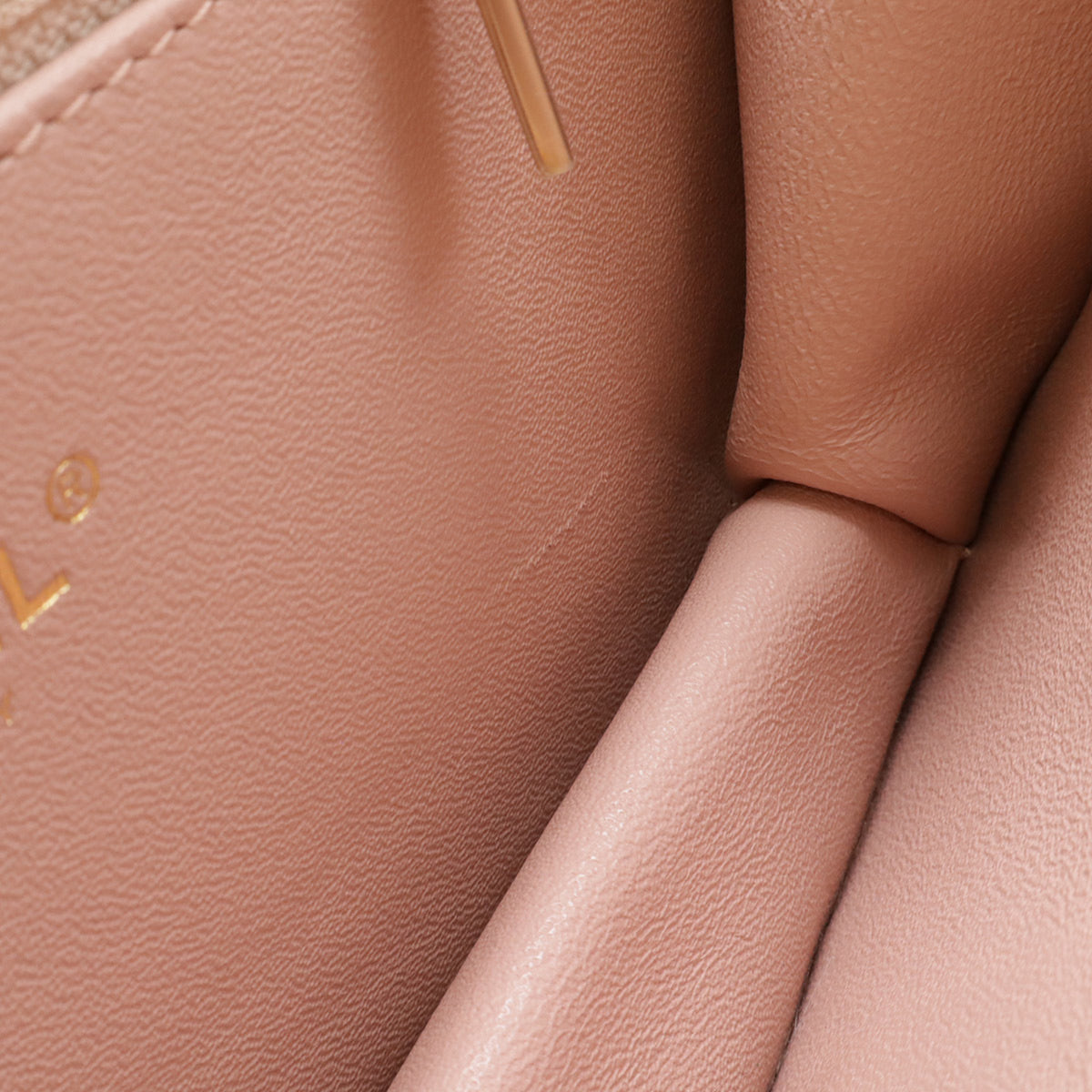 Chanel Matelasse Pink Leather Shoulder Bag (Pre-Owned)