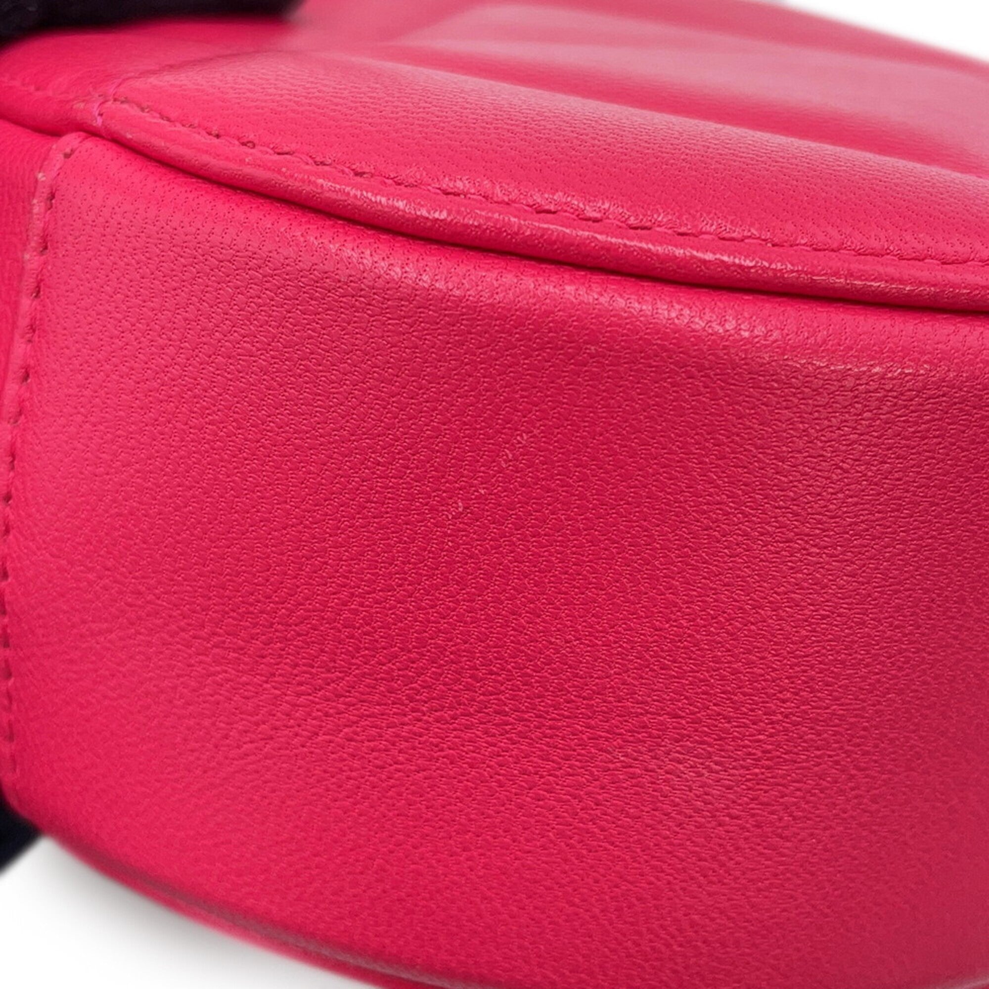 Chanel Pink Leather Handbag Shoulder Bag (Pre-Owned)