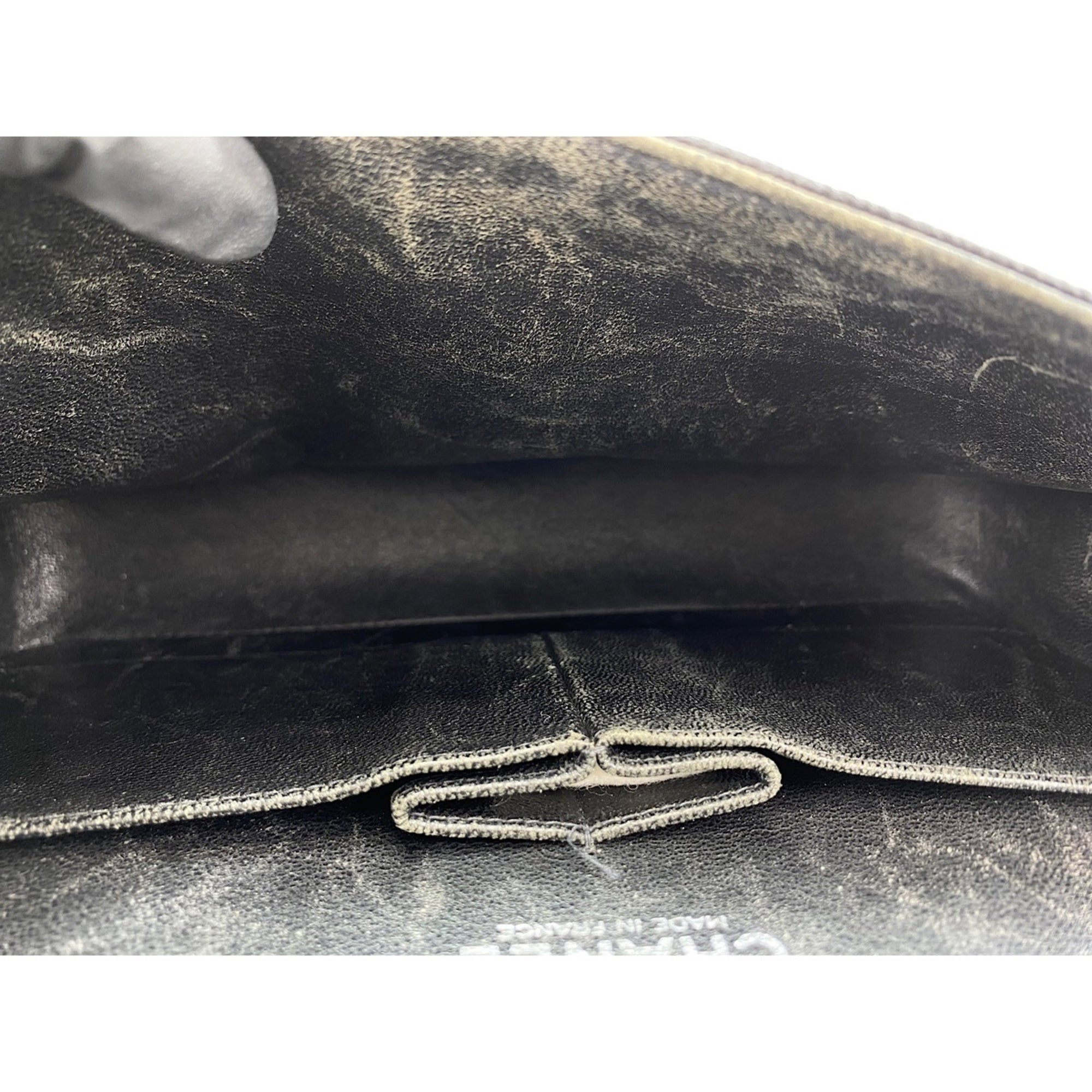 Chanel Black Shoulder Bag (Pre-Owned)