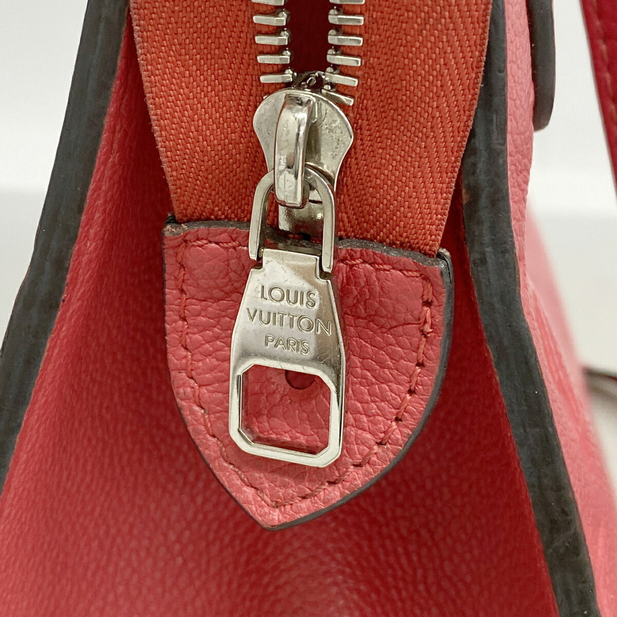 Louis Vuitton Poppy Petal Handbag (Pre-Owned)