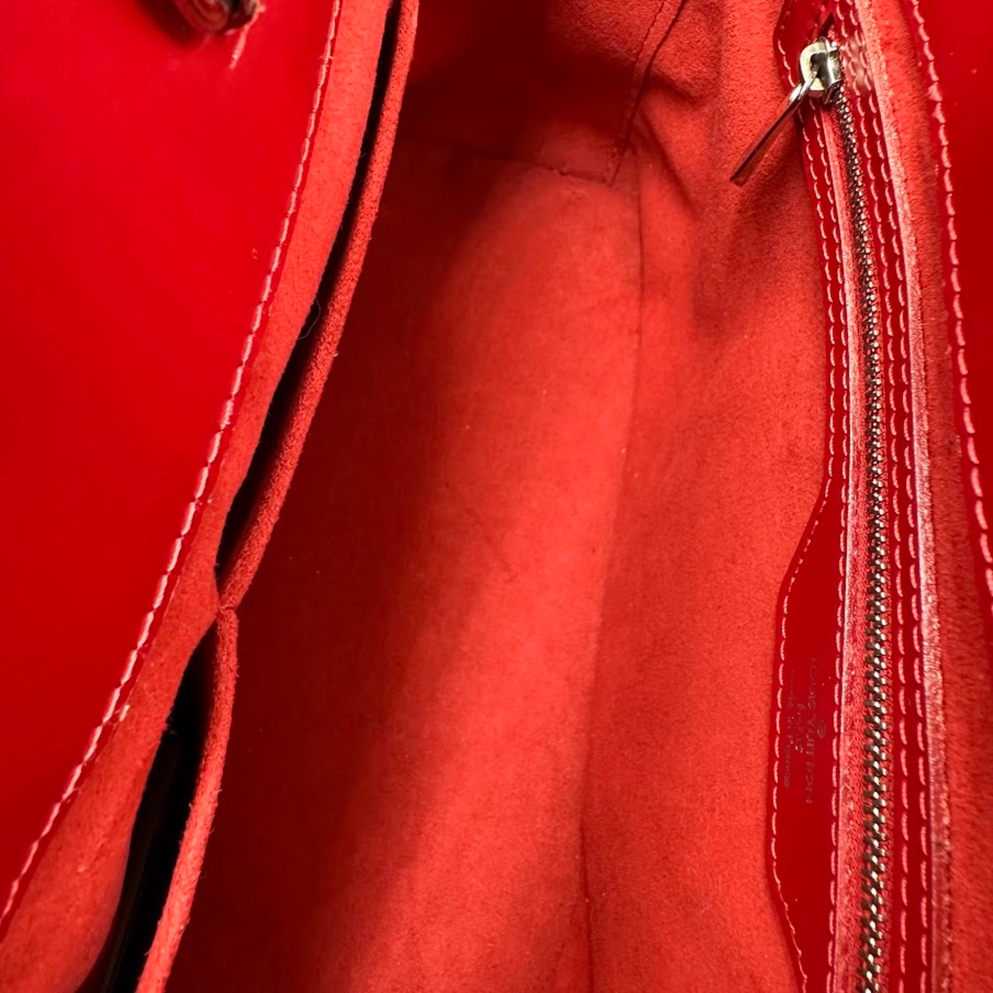 Louis Vuitton Epi Carmine Red Color Epi Leather Handbag (Pre-Owned)