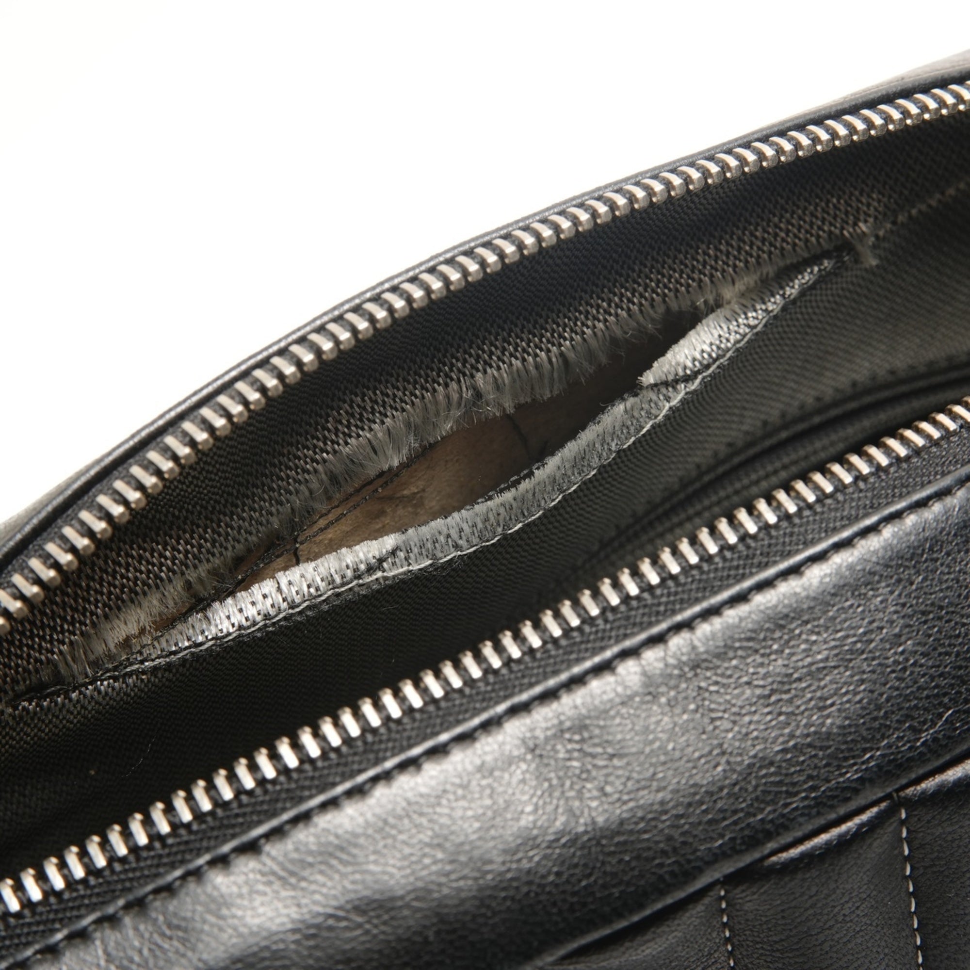 Chanel Black Shoulder Bag (Pre-Owned)