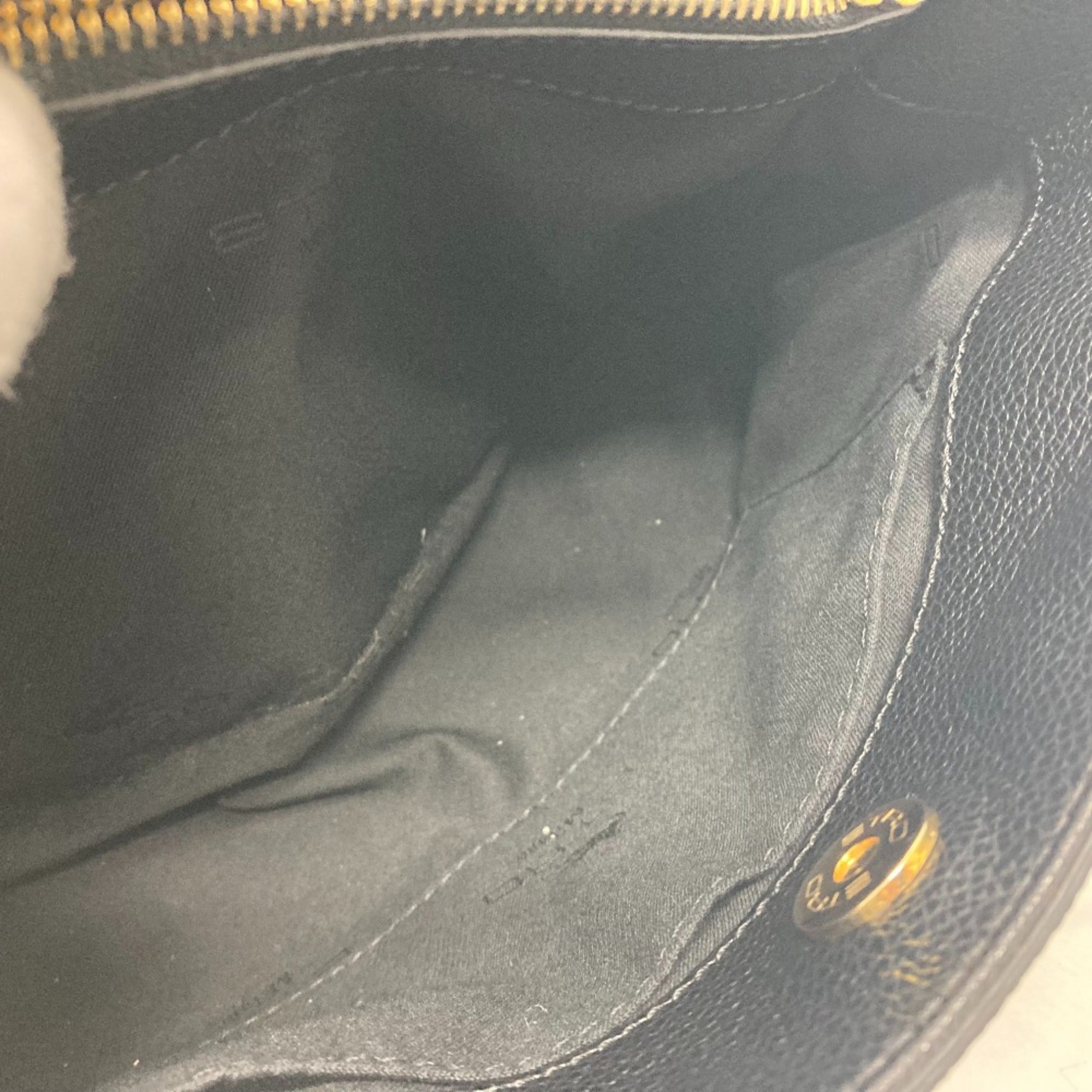 Etro Black Leather Handbag (Pre-Owned)