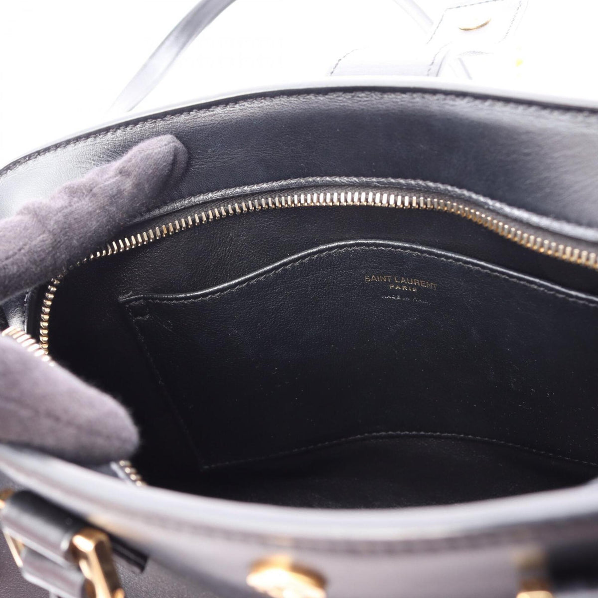 Yves Saint Laurent Black Leather Handbag (Pre-Owned)