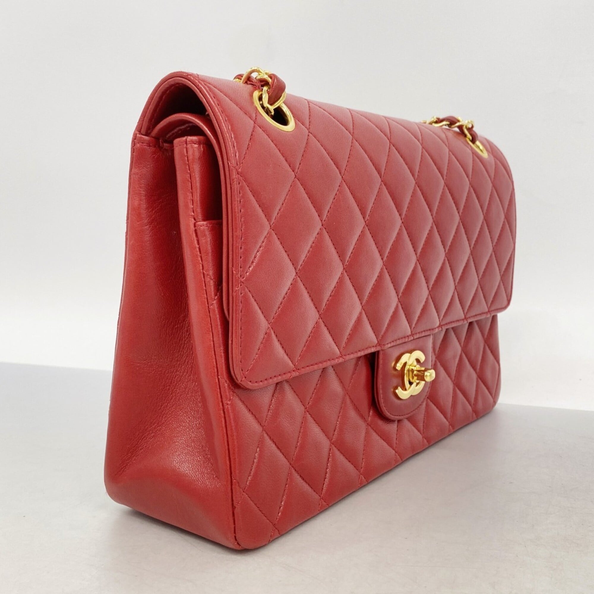 Chanel Red Color Leather Shoulder Bag (Pre-Owned)
