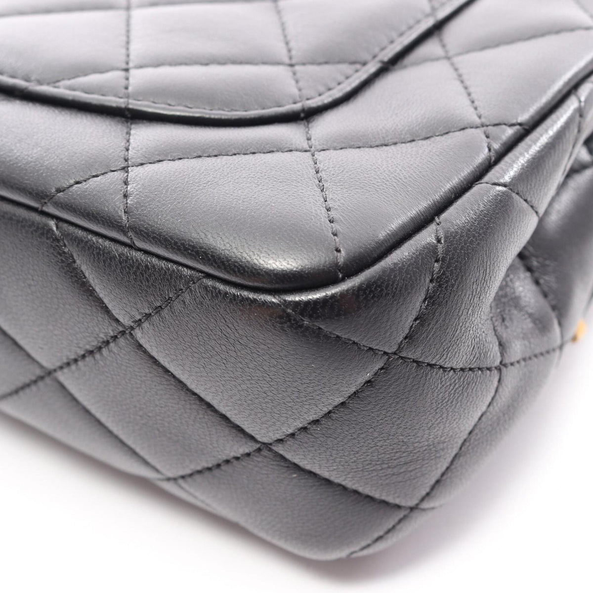 Chanel Matelasse Black Leather Handbag Shoulder Bag (Pre-Owned)