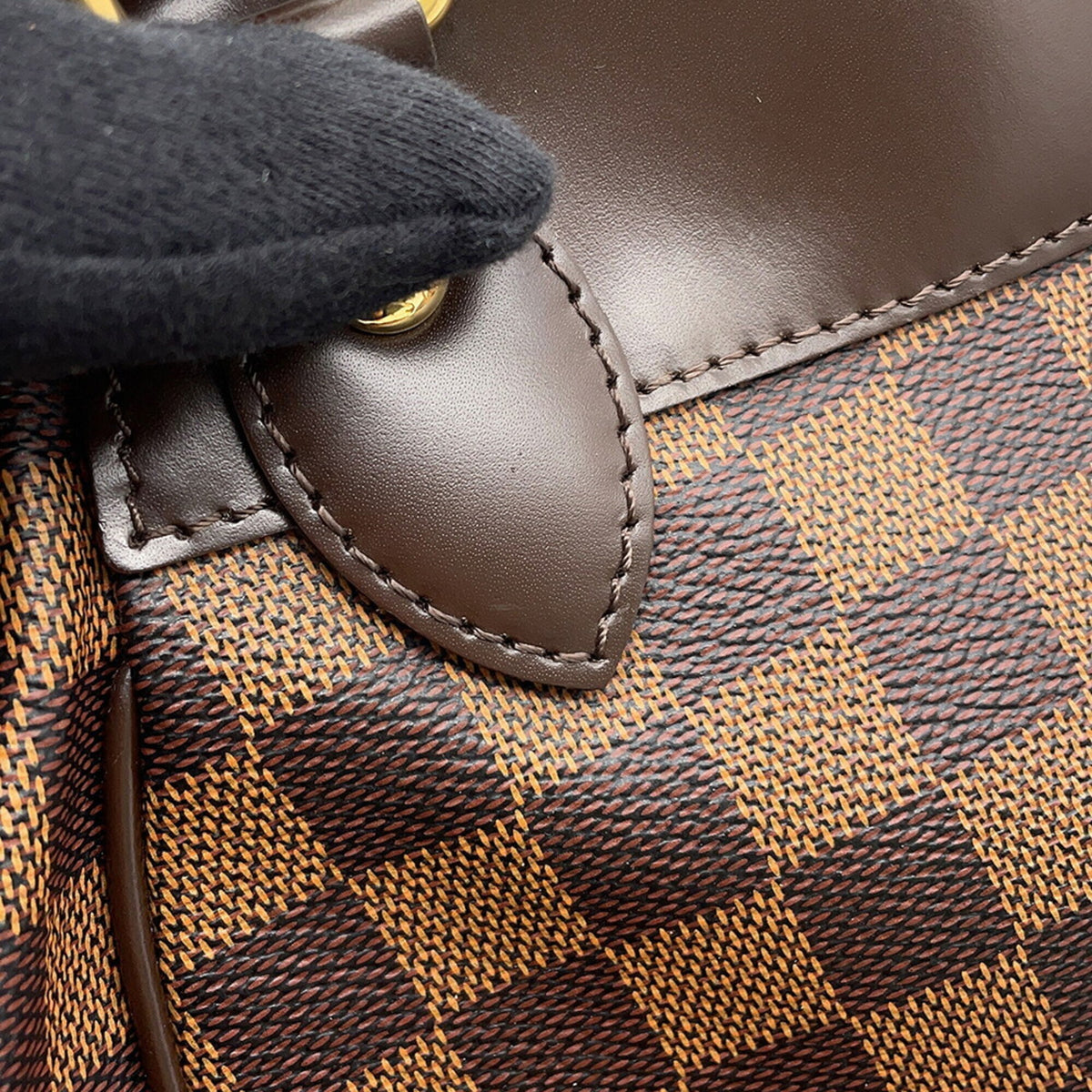 Louis Vuitton Damier Damier Canvas Ebene Red Color Damier Canvas Handbag (Pre-Owned)