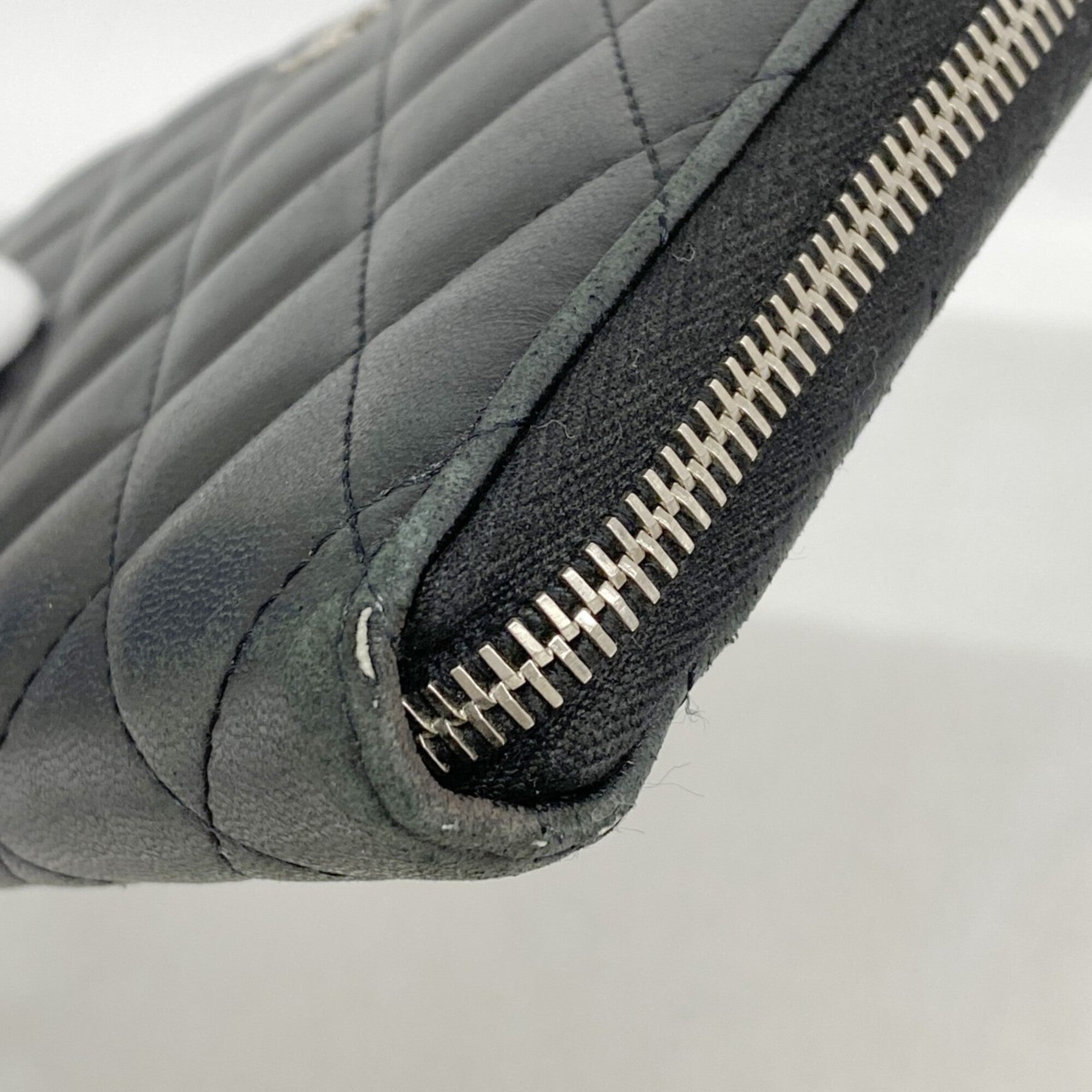 Chanel Black Leather Long Wallet (Bi-Fold) (Pre-Owned)