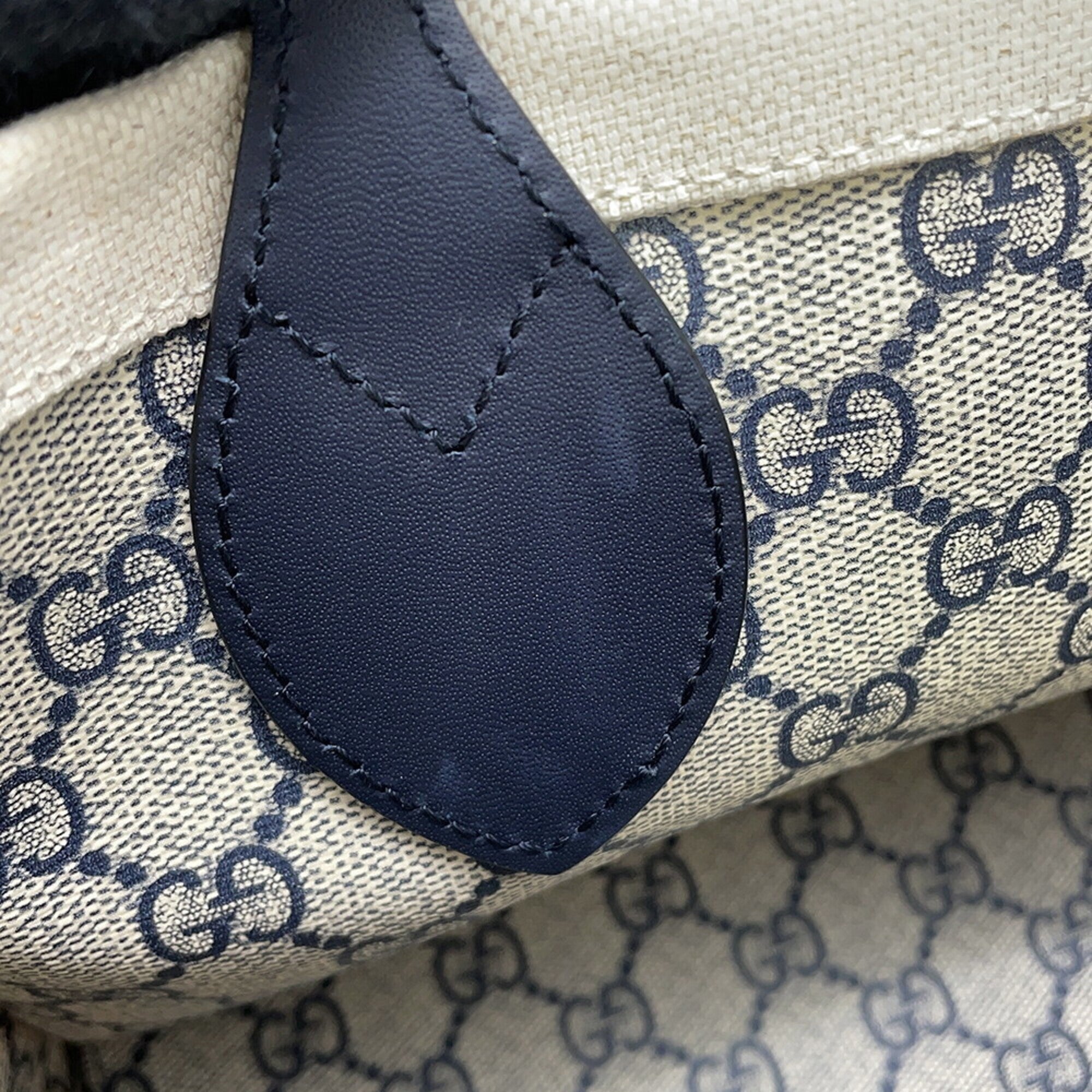 Gucci Beige Navy Canvas Leather Handbag Shoulder Bag (Pre-Owned)