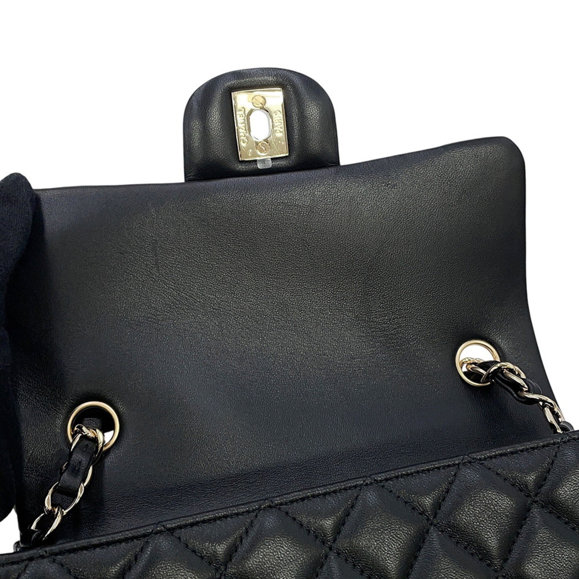 Chanel Matelasse Black Leather Handbag Shoulder Bag (Pre-Owned)