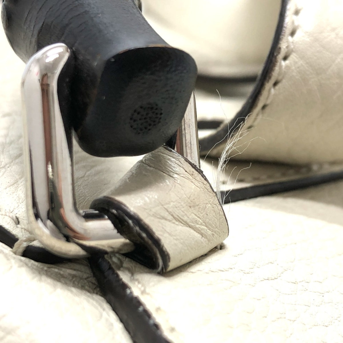 Gucci White Leather Backpack (Pre-Owned)