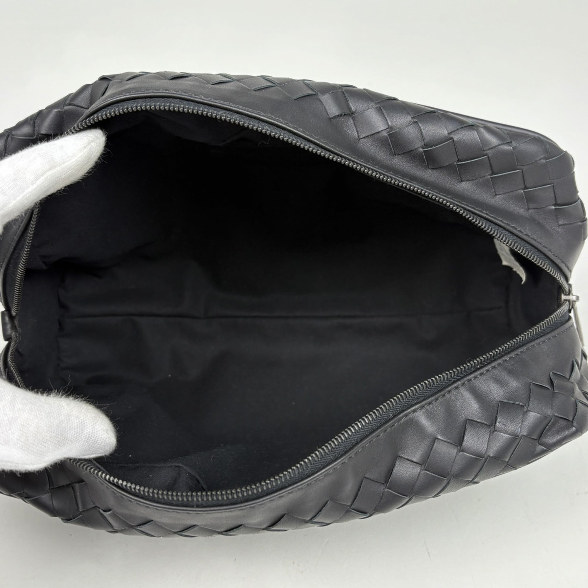 Bottega Veneta Intrecciato Black Leather Handbag (Pre-Owned)