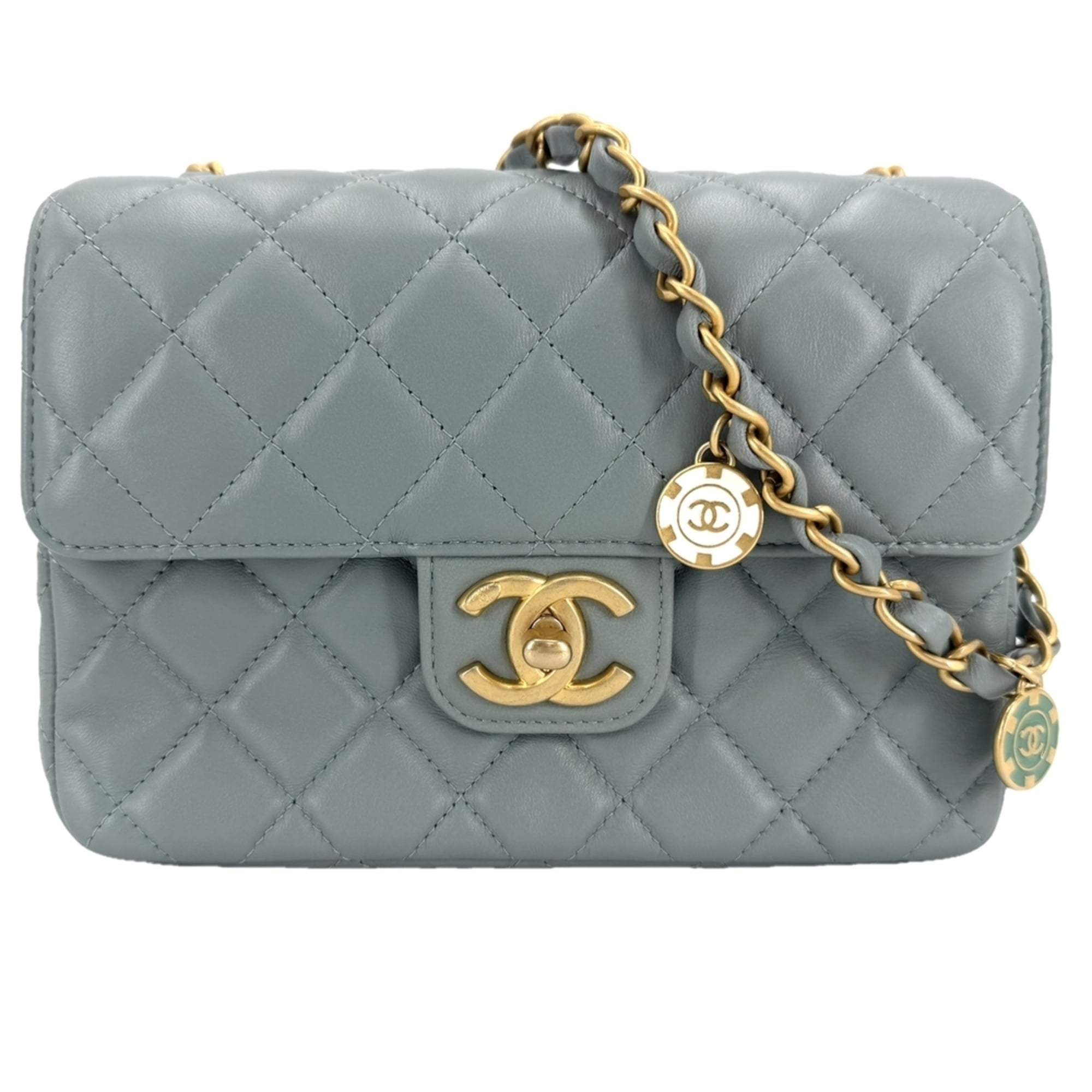 Chanel Green White Leather Shoulder Bag (Pre-Owned)